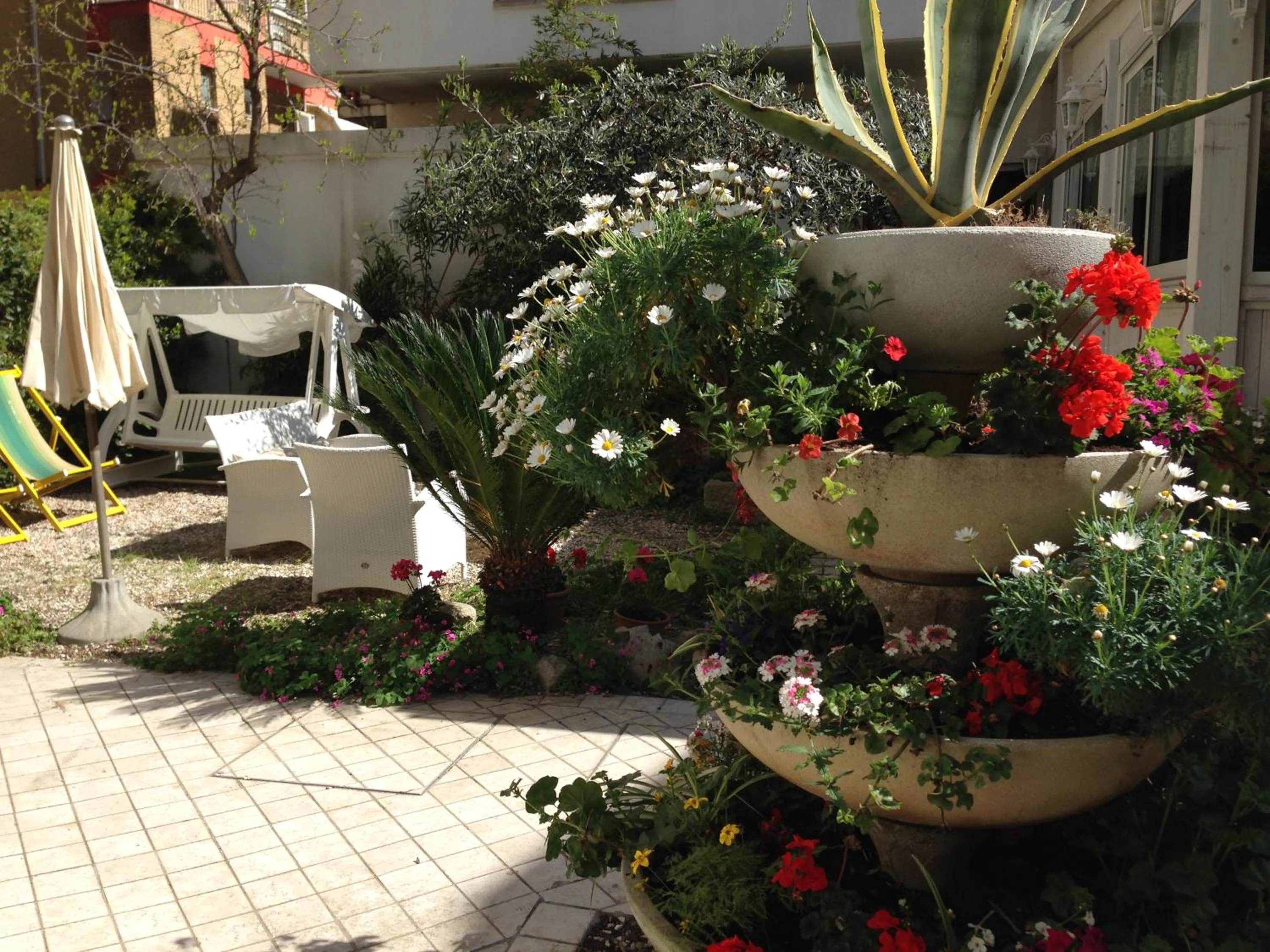 Garden in NOIDUE Hotel