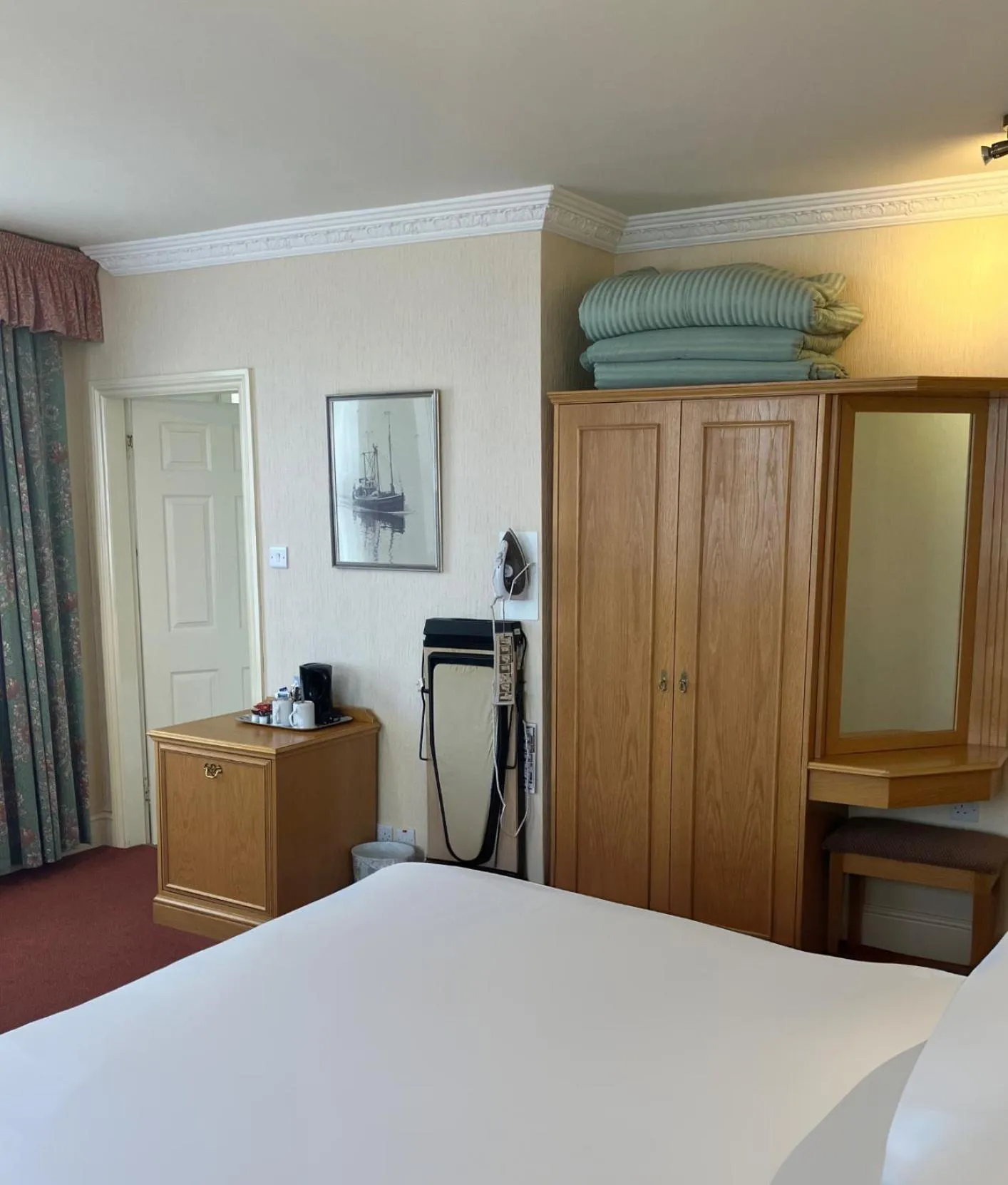 Bed in Welbeck Hotel & Apartments IOM