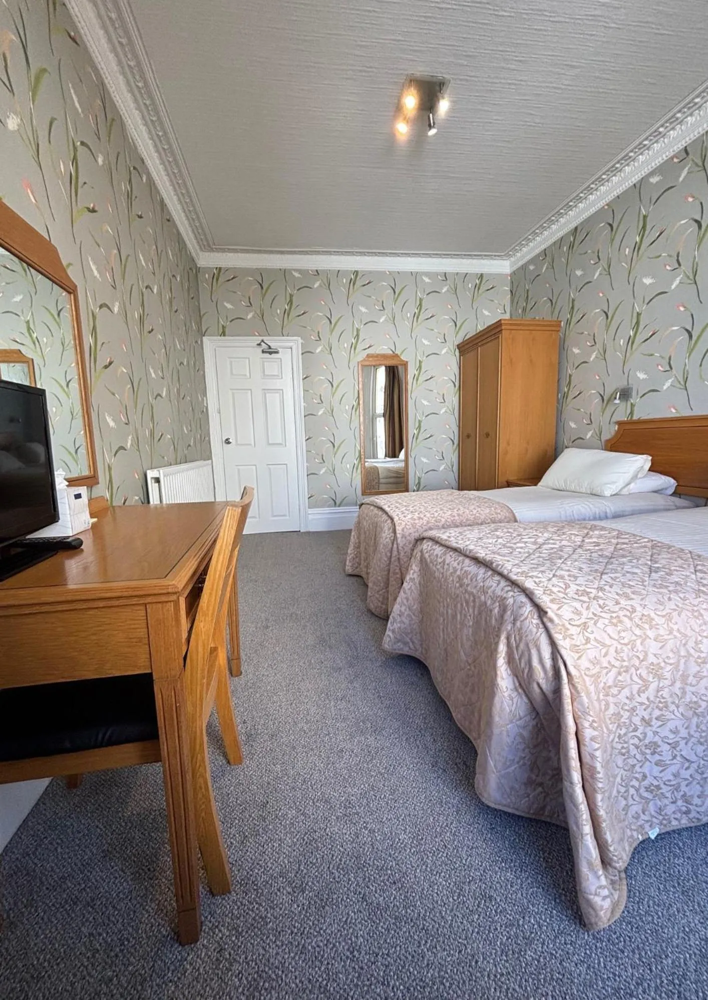 Bed in Welbeck Hotel & Apartments IOM
