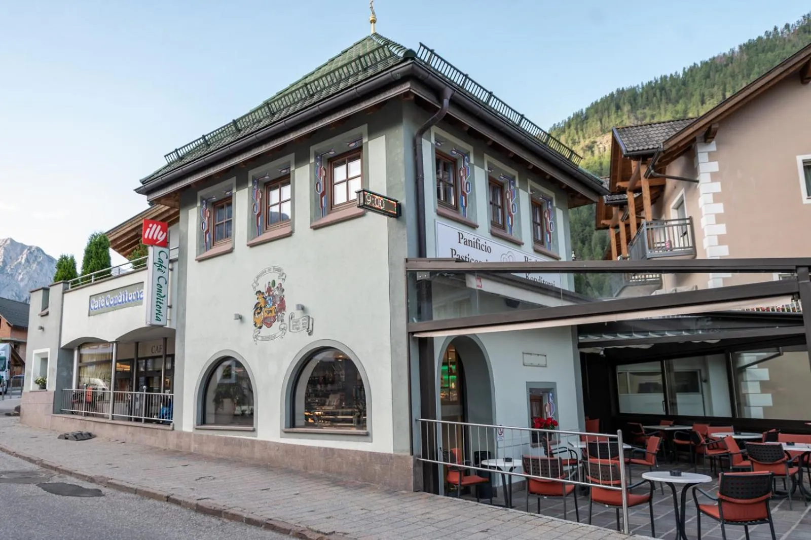 Lounge or bar in Apartments Mupan