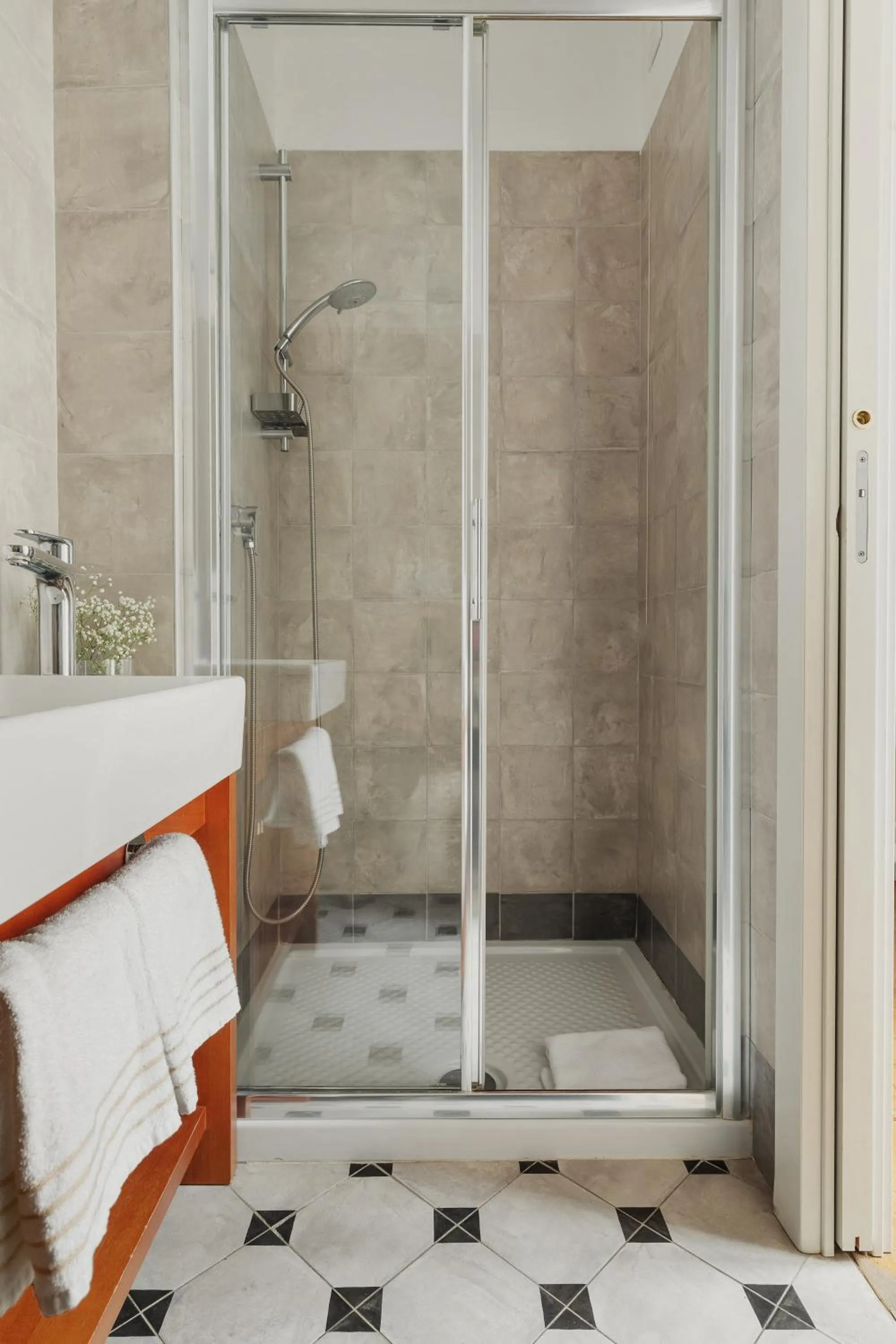 Shower in Bianca Cappello House