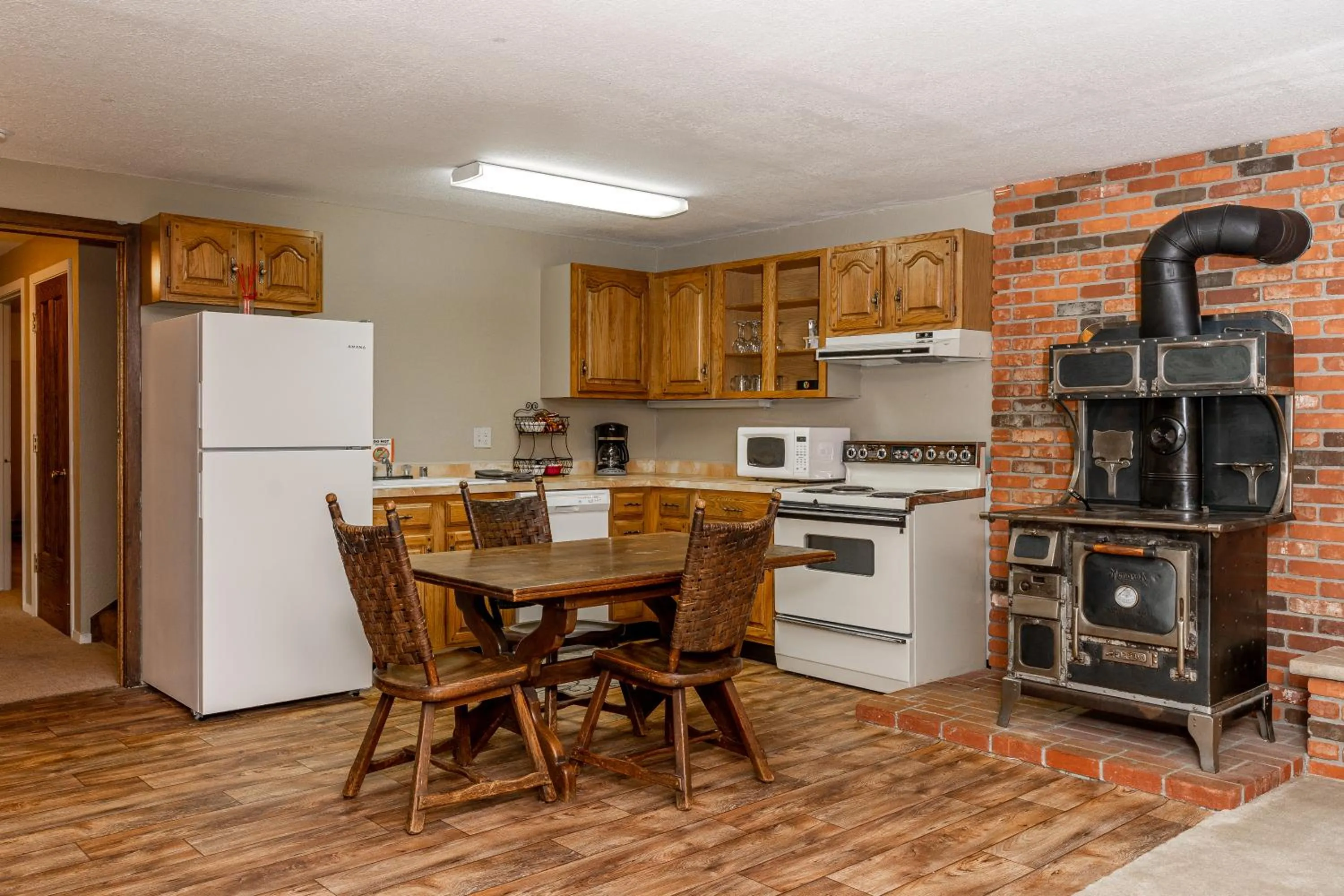 Coffee/tea facilities in Legacy West