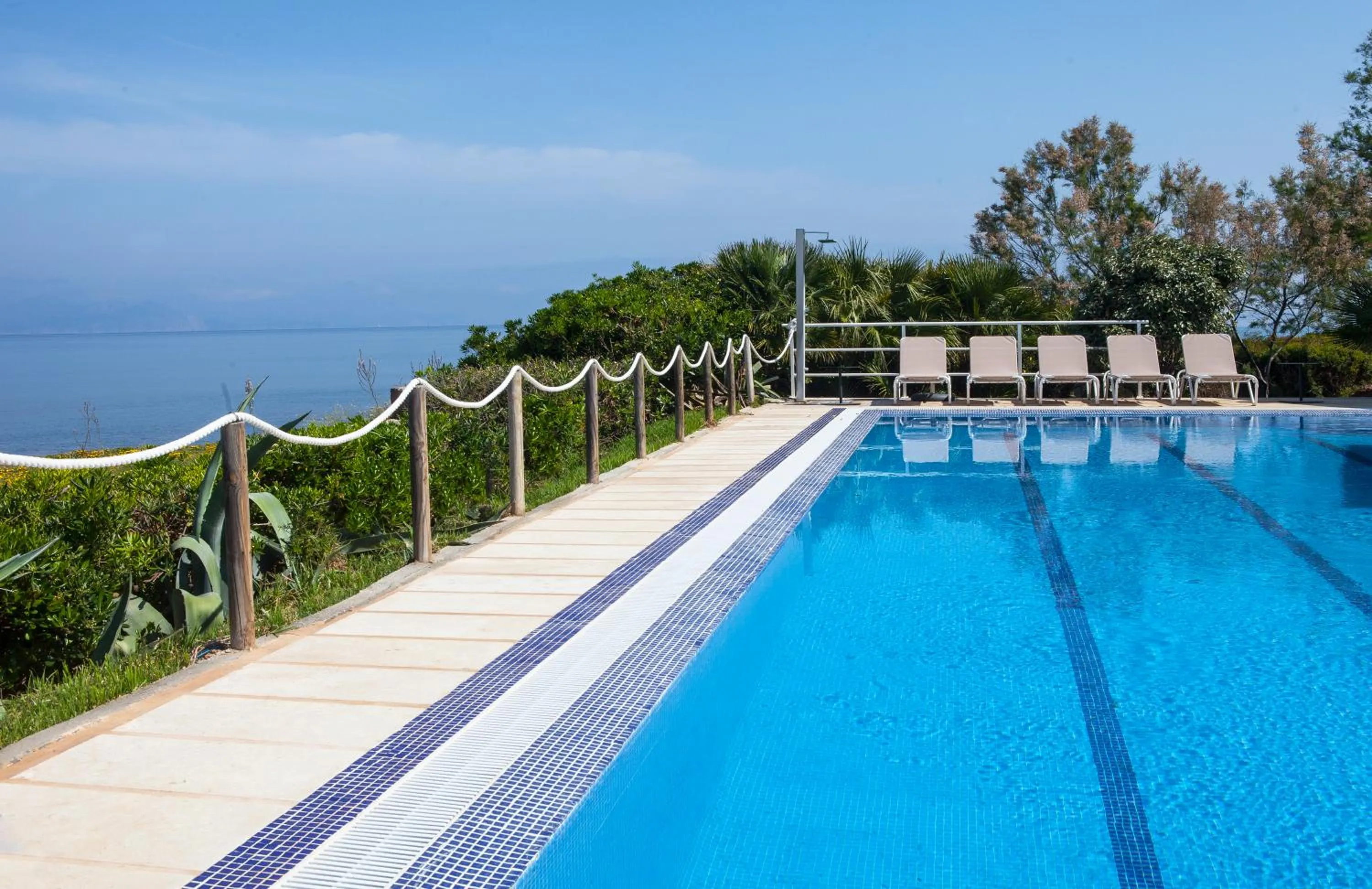 Swimming pool in Hotel Es Blau Des Nord