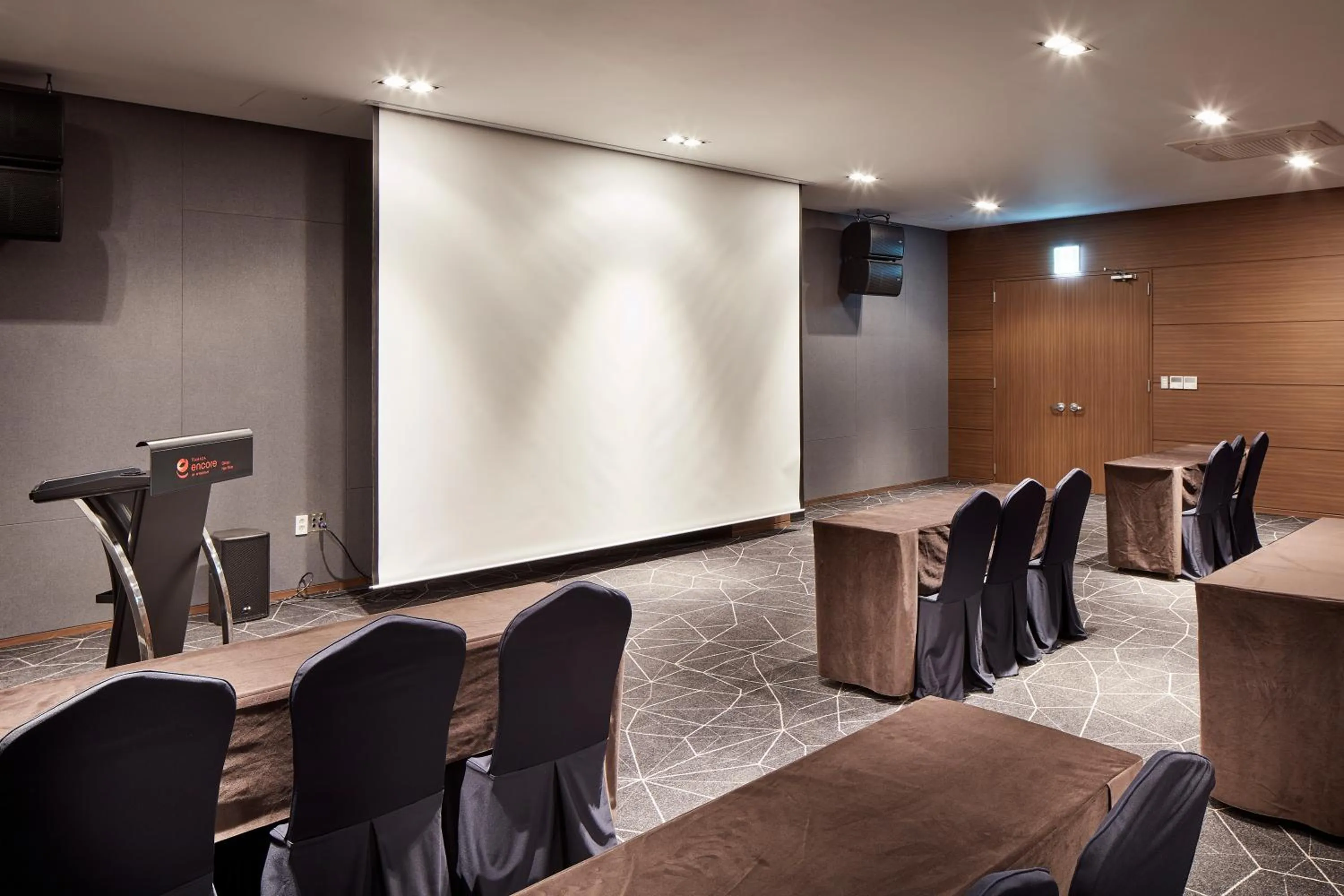 Banquet/Function facilities in Ramada Encore by Wyndham Gimpo Han River Hotel