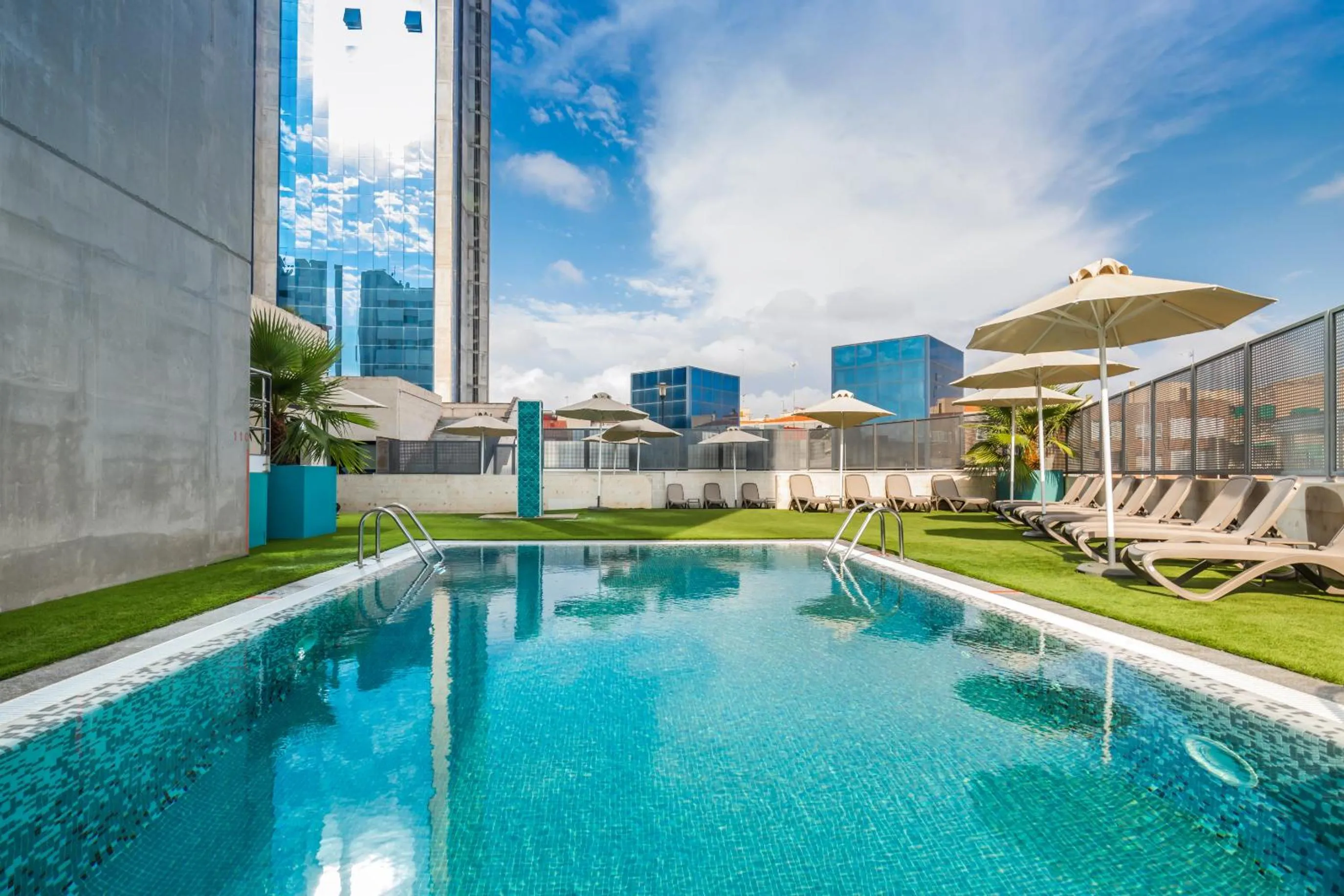 Swimming pool in Occidental Murcia Agalia