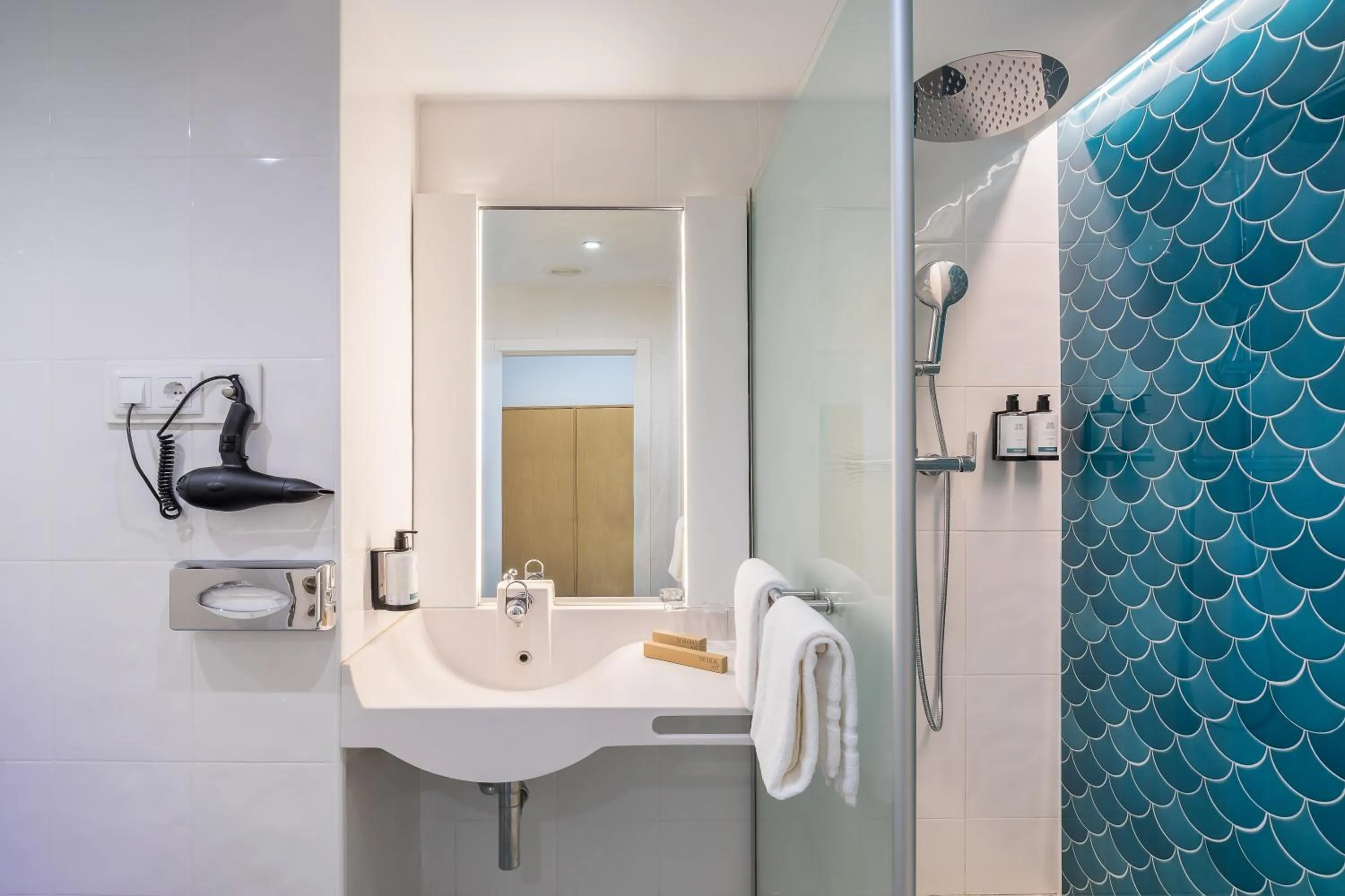 Shower in Occidental Murcia Agalia