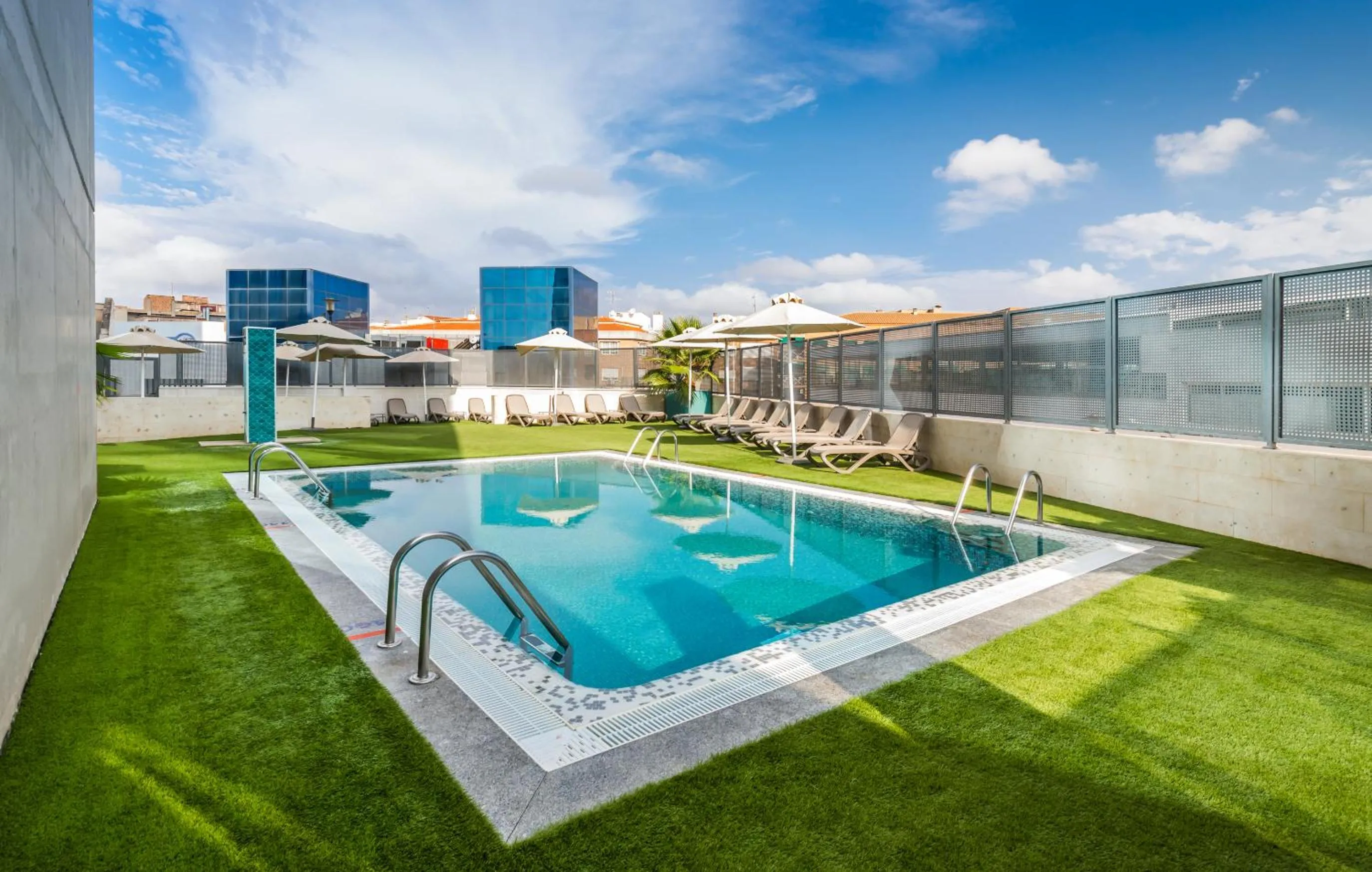 Swimming pool in Occidental Murcia Agalia