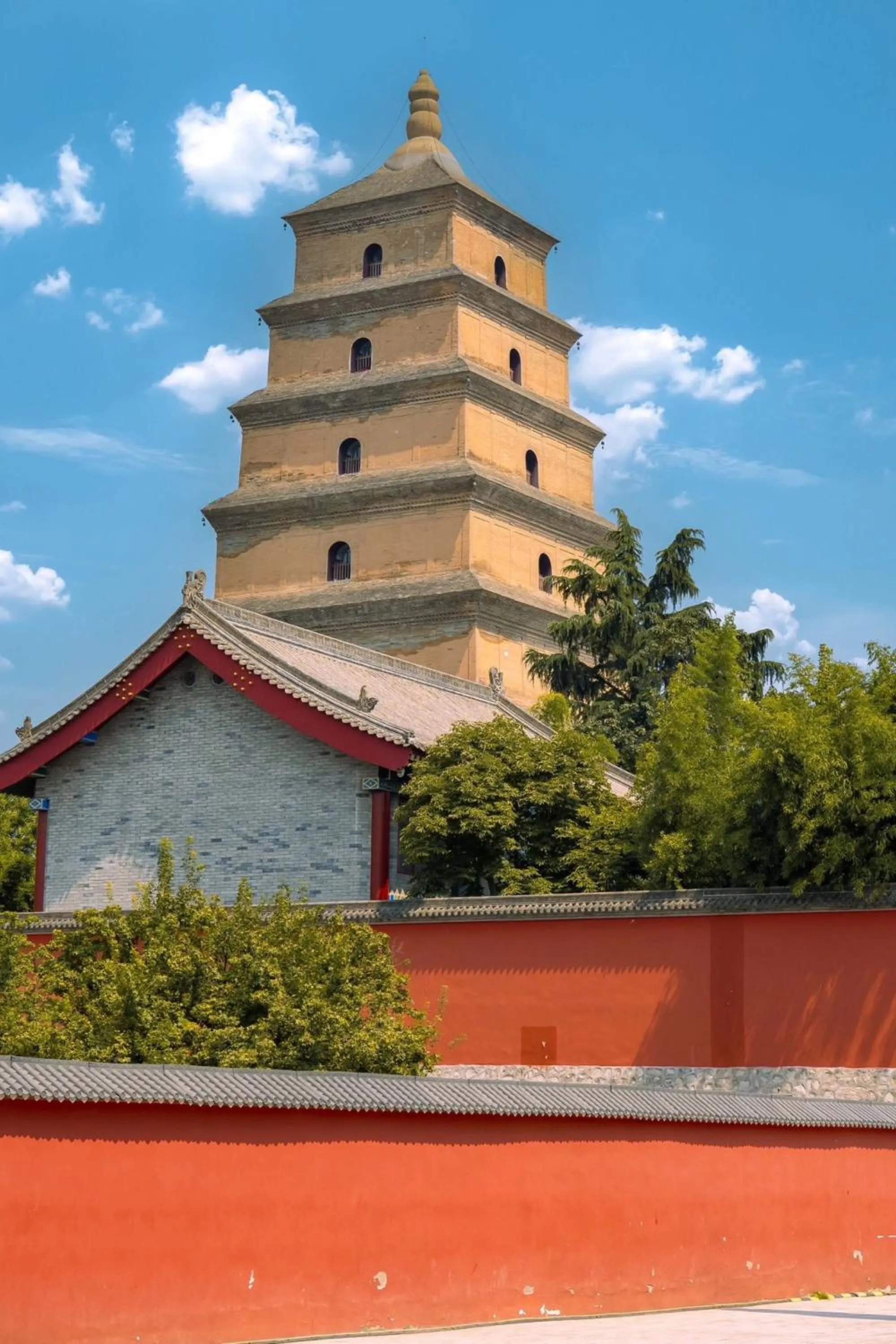 HeSu Hidden Art Hotel & Suites -Near Xi'an Drum Tower and Yongning Gate -Free Laundry Luggage Storage -Kitty Café with Freshly Ground Coffee -24H Front Desk -English Service -Exclusive Subsidies for Dumpling Banquet & Show