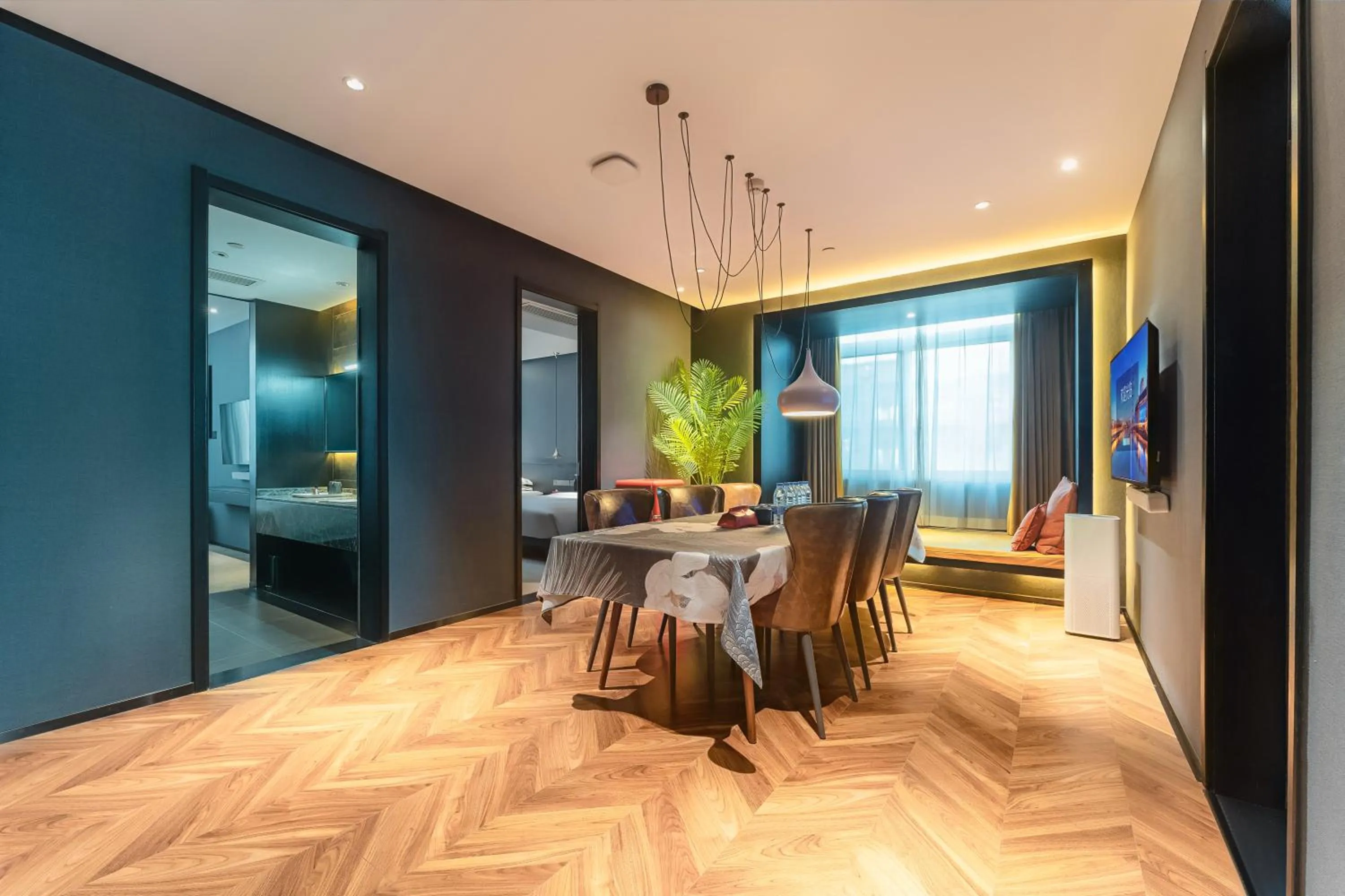 Three-Bedroom Tatami Suite with Two King Beds and Two Queen Beds in HeSu DESIGNER Hotel & Suites - Xi'an Drum Tower & YONGNING Gate Branch