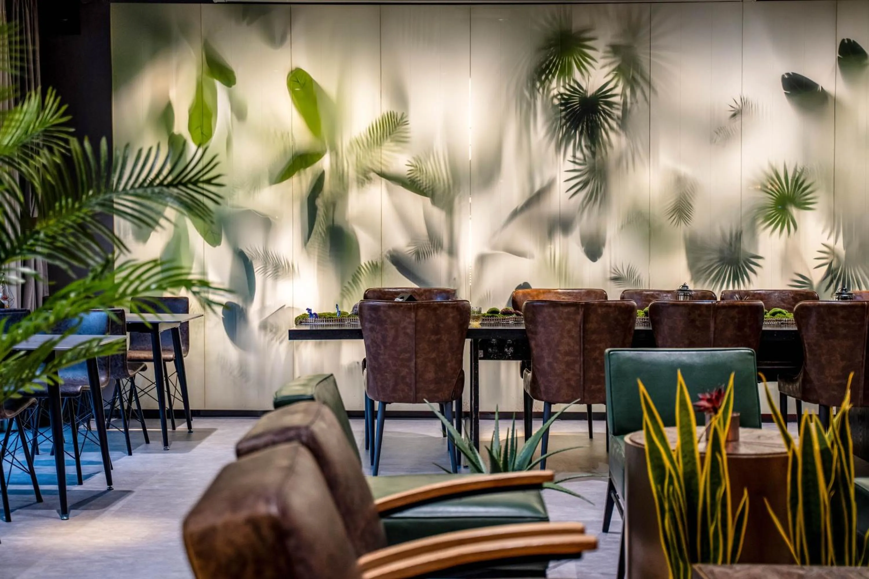 Restaurant/places to eat in HeSu Hidden Art Hotel & Suites -Near Xi'an Drum Tower and Yongning Gate -Free Laundry Luggage Storage -Kitty Café with Freshly Ground Coffee -24H Front Desk -English Service -Exclusive Subsidies for Dumpling Banquet & Show