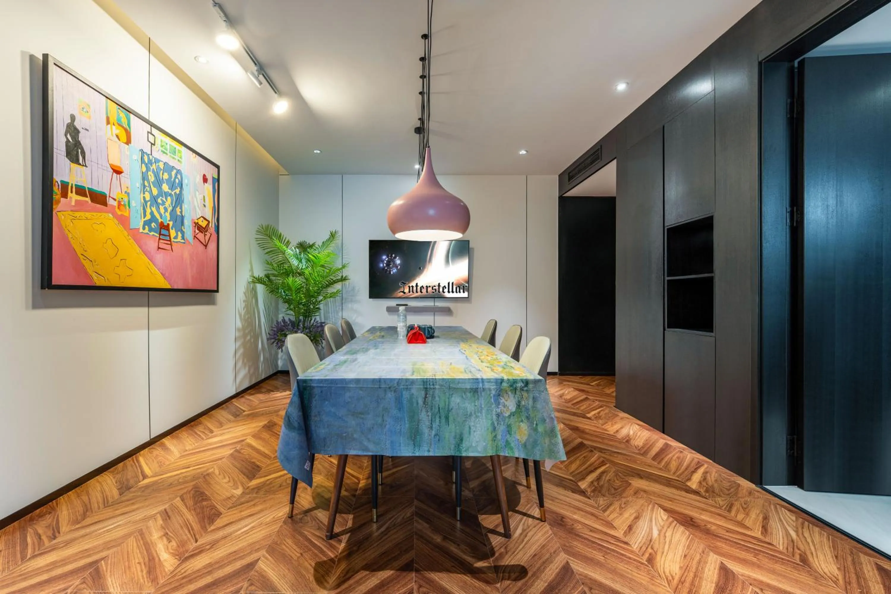 HeSu Hidden Art Hotel & Suites -Near Xi'an Drum Tower and Yongning Gate -Free Laundry Luggage Storage -Kitty Café with Freshly Ground Coffee -24H Front Desk -English Service -Exclusive Subsidies for Dumpling Banquet & Show