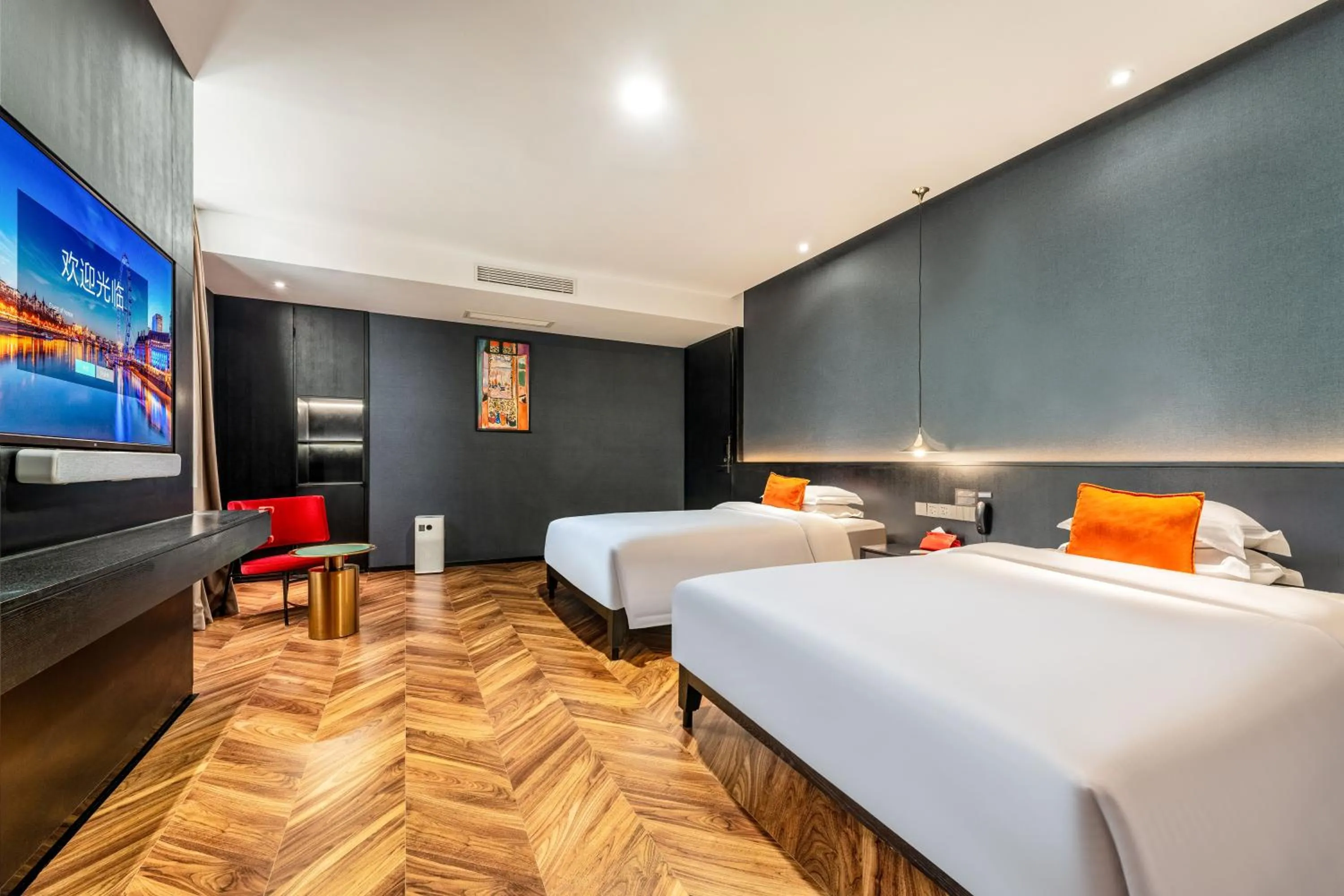 Deluxe Queen Room with Two Queen Beds in HeSu DESIGNER Hotel & Suites - Xi'an Drum Tower & YONGNING Gate Branch