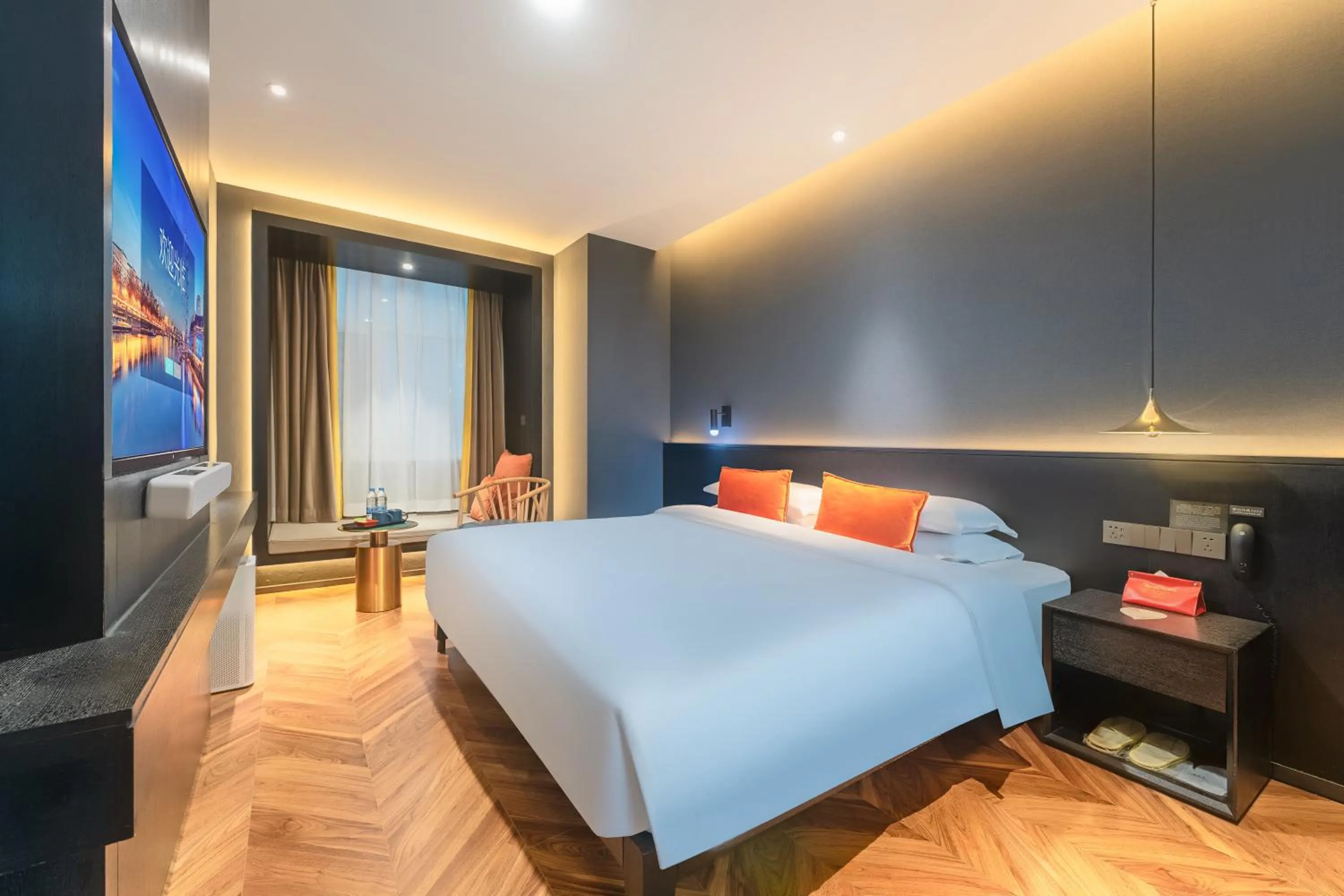 Standard King Room in HeSu DESIGNER Hotel & Suites - Xi'an Drum Tower & YONGNING Gate Branch
