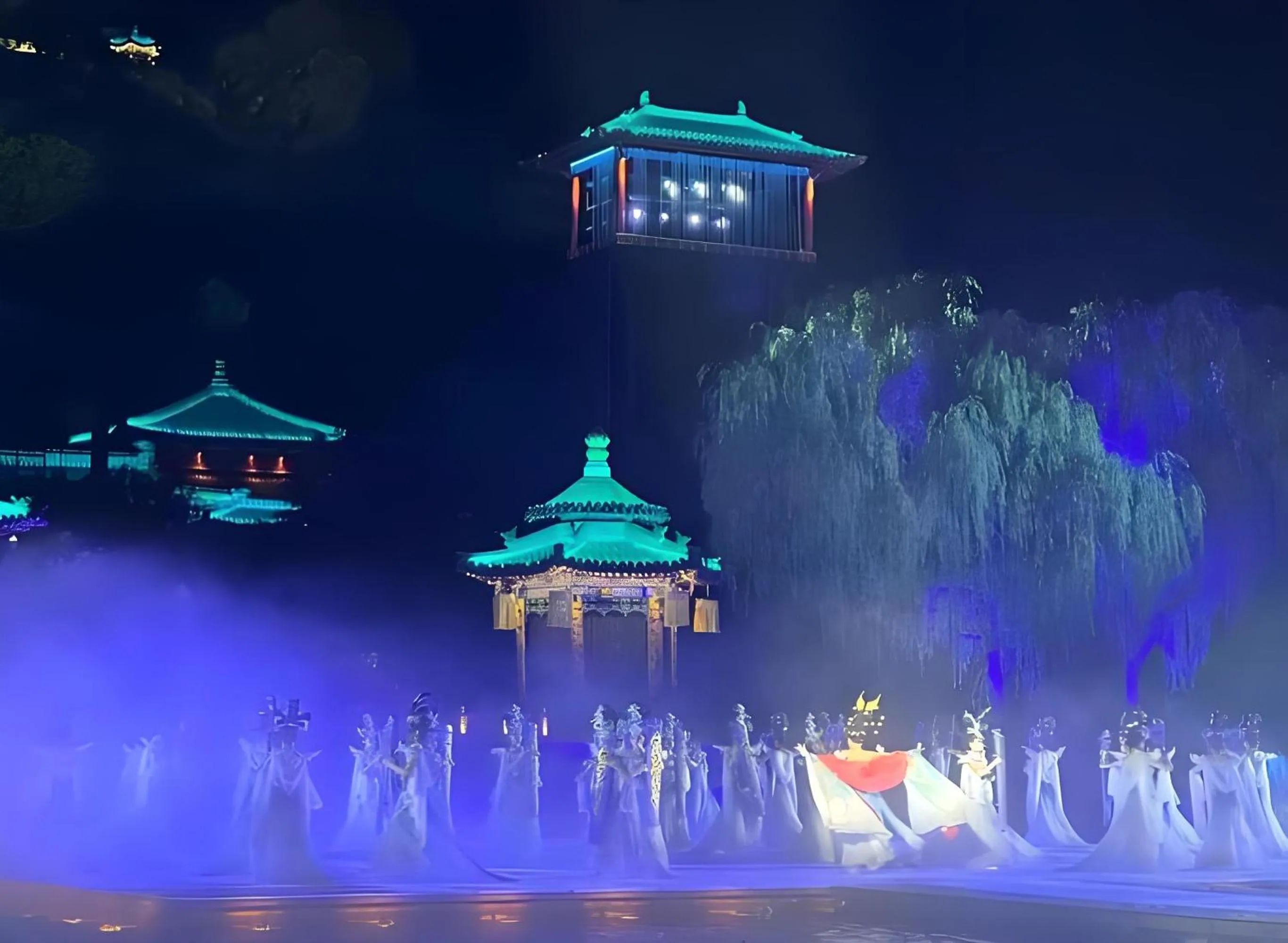 HeSu Hidden Art Hotel & Suites -Near Xi'an Drum Tower and Yongning Gate -Free Laundry Luggage Storage -Kitty Café with Freshly Ground Coffee -24H Front Desk -English Service -Exclusive Subsidies for Dumpling Banquet & Show