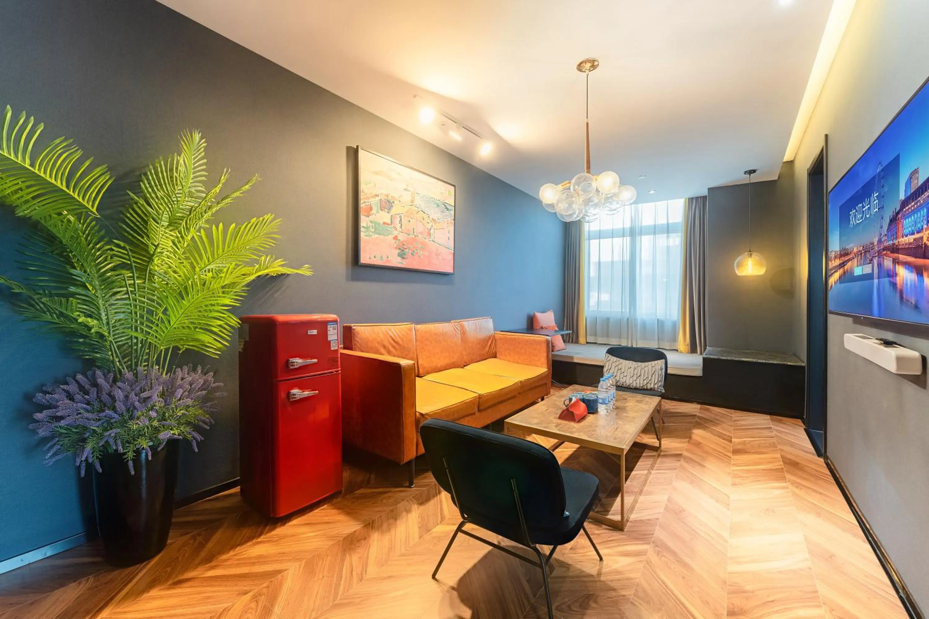 Two-Bedroom Suite with One King Bed and Two Queen Beds in HeSu DESIGNER Hotel & Suites - Xi'an Drum Tower & YONGNING Gate Branch