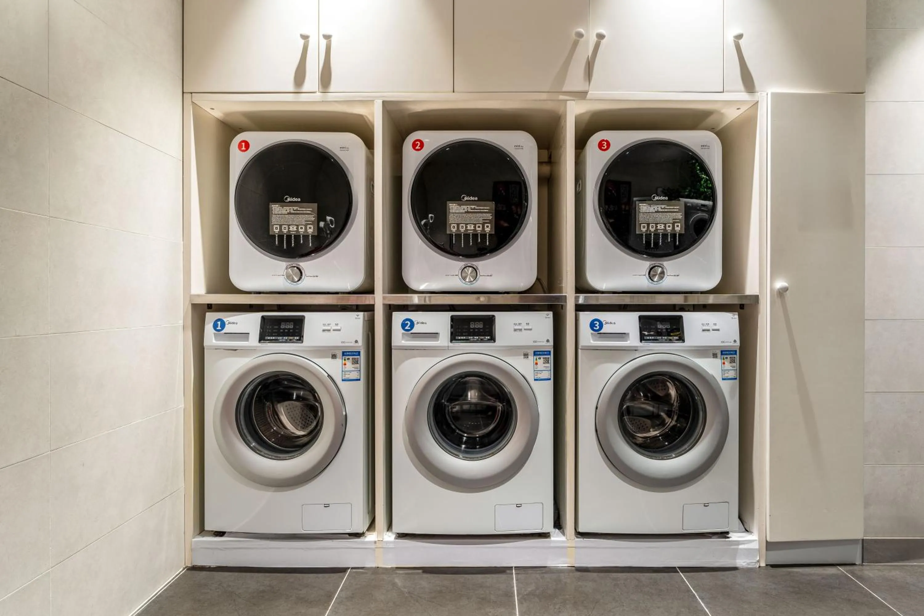 HeSu Hidden Art Hotel & Suites -Near Xi'an Drum Tower and Yongning Gate -Free Laundry Luggage Storage -Kitty Café with Freshly Ground Coffee -24H Front Desk -English Service -Exclusive Subsidies for Dumpling Banquet & Show