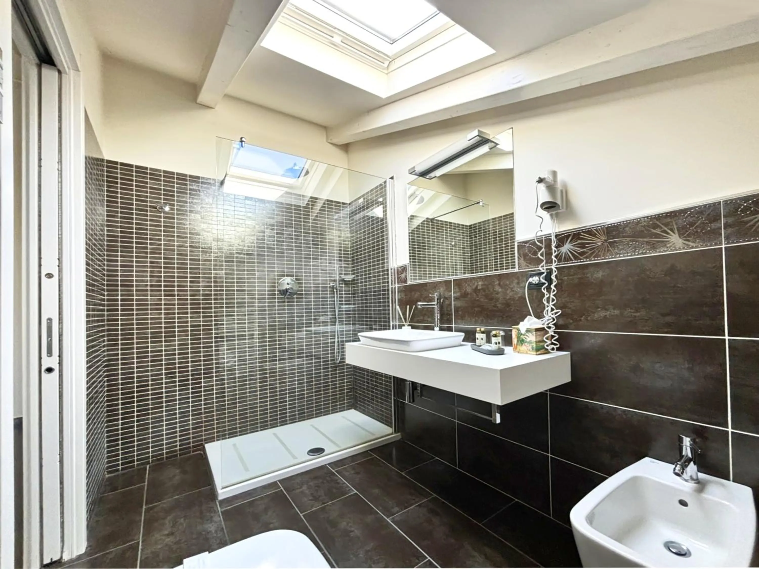 Shower in Pepe's Home B&B