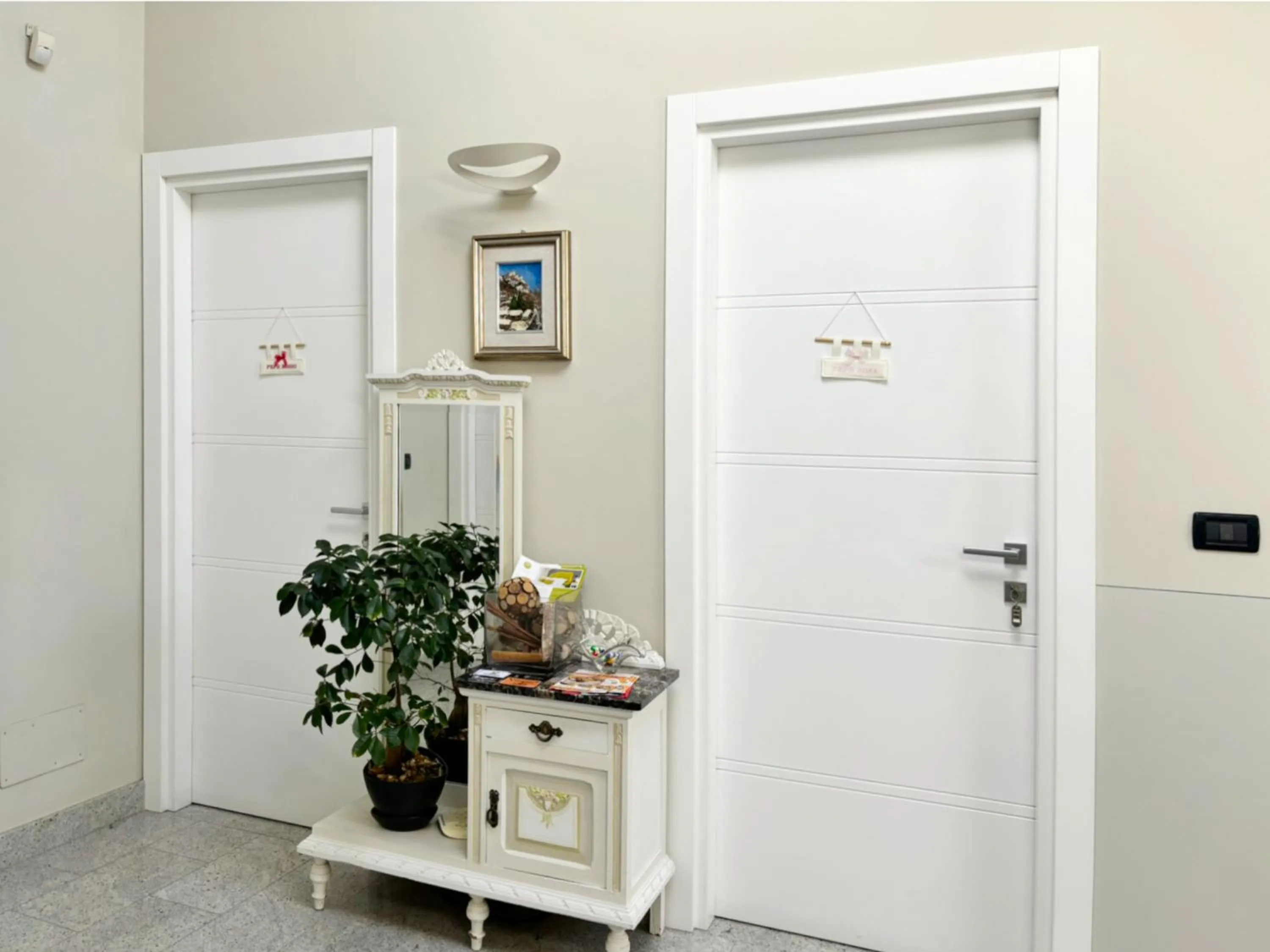 Text overlay in Pepe's Home B&B