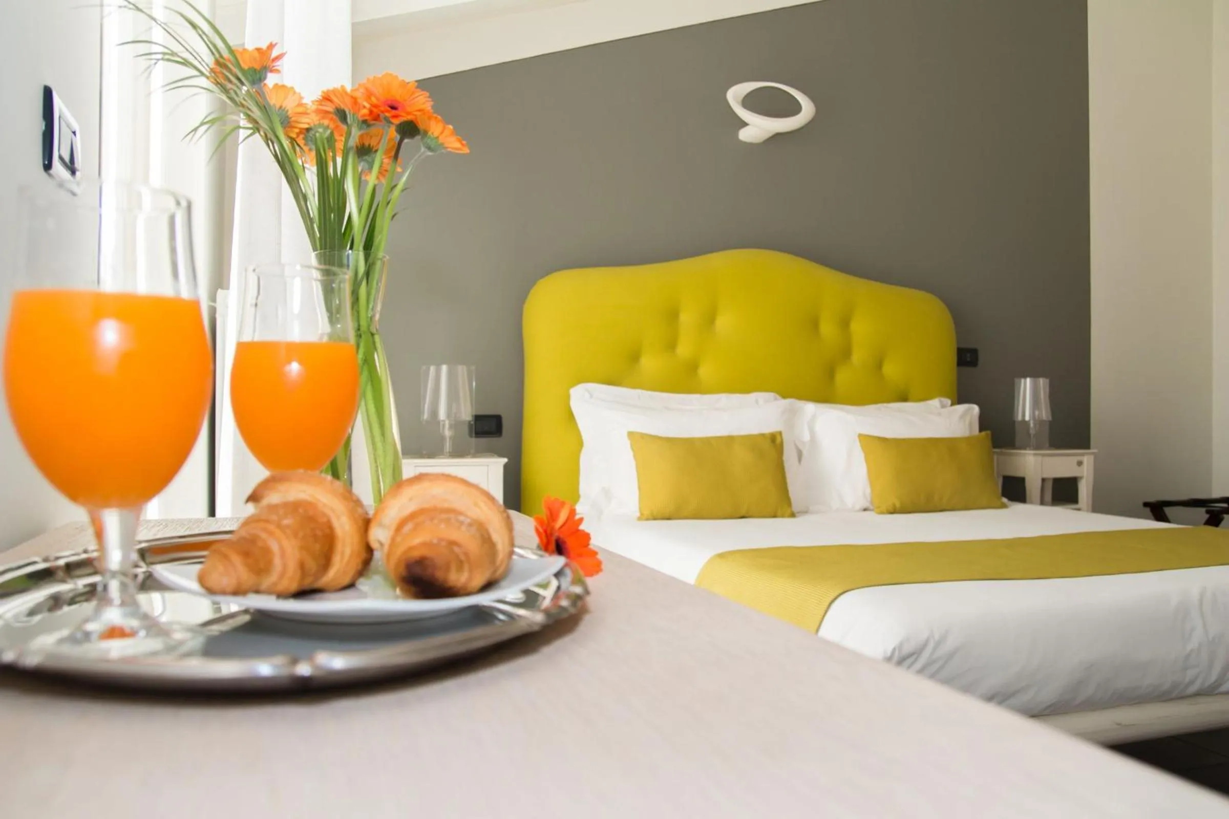 Shower, Bed in Pepe's Home B&B