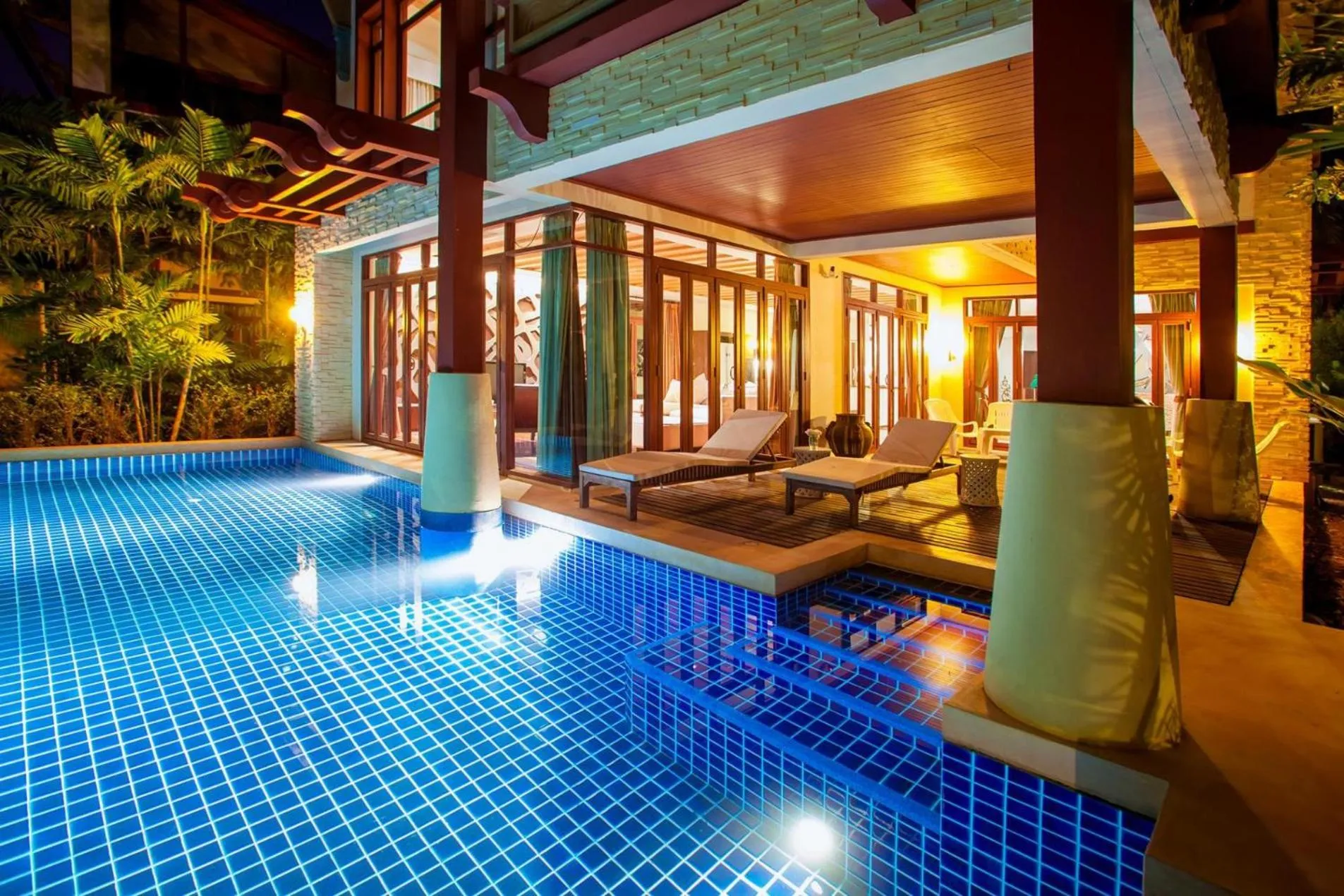 Swimming pool in Amatapura Beach Villa 6