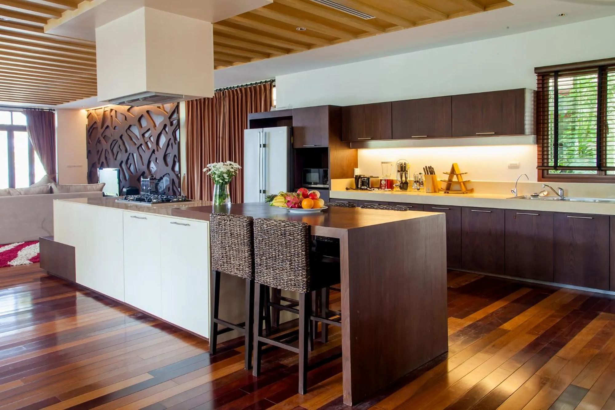 Kitchen or kitchenette in Amatapura Beach Villa 6