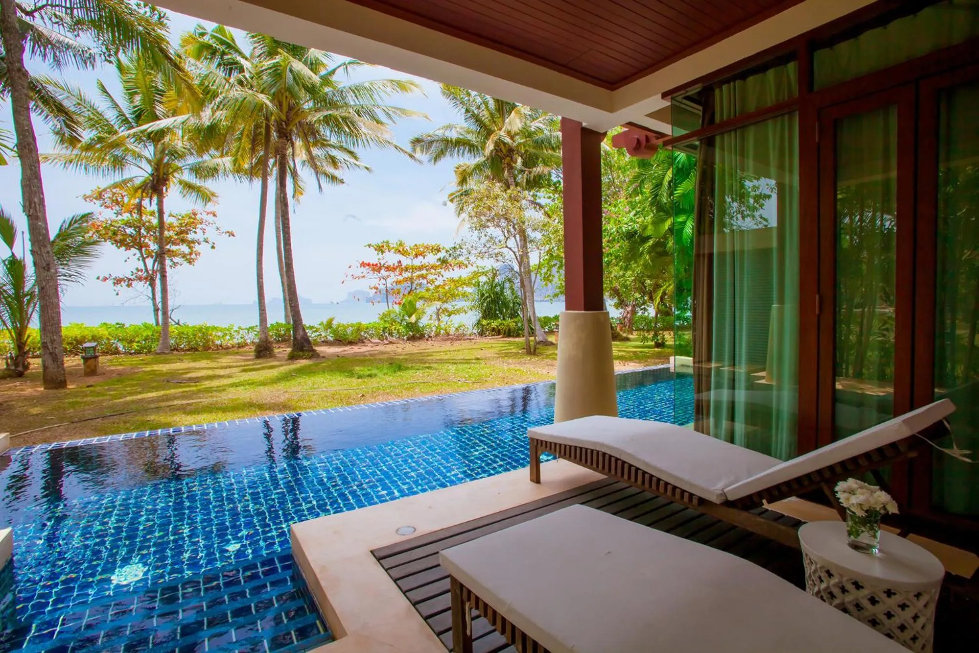 Swimming pool in Amatapura Beach Villa 6