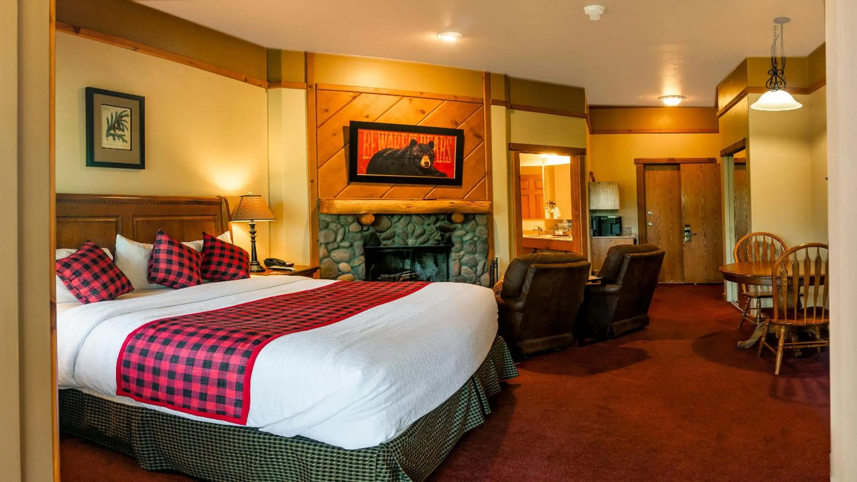 Luxury King - single occupancy in Callahan's Mountain Lodge Luxury King - single occupancy in Callahan's Mountain Lodge