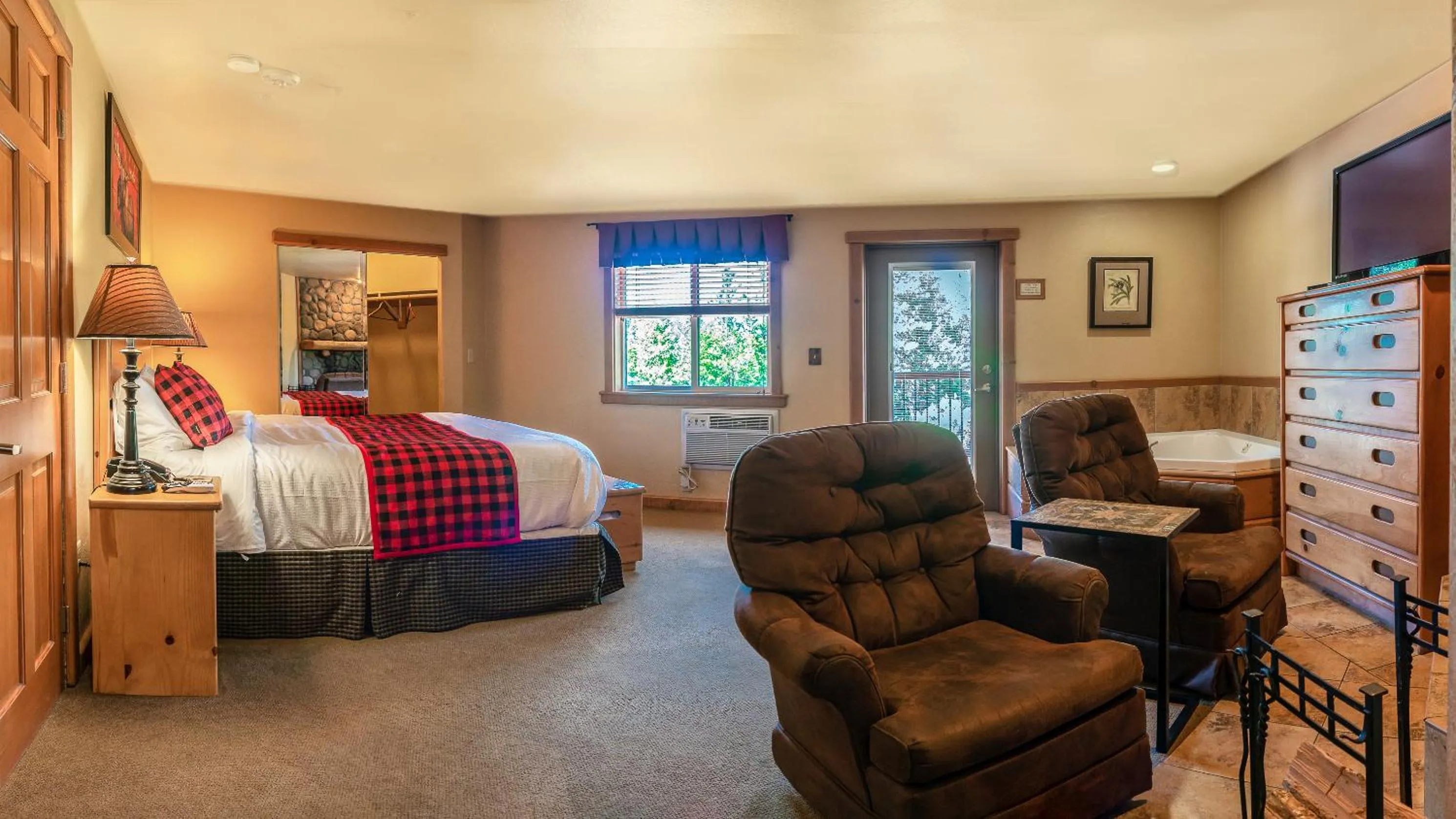 Bed in Callahan's Mountain Lodge