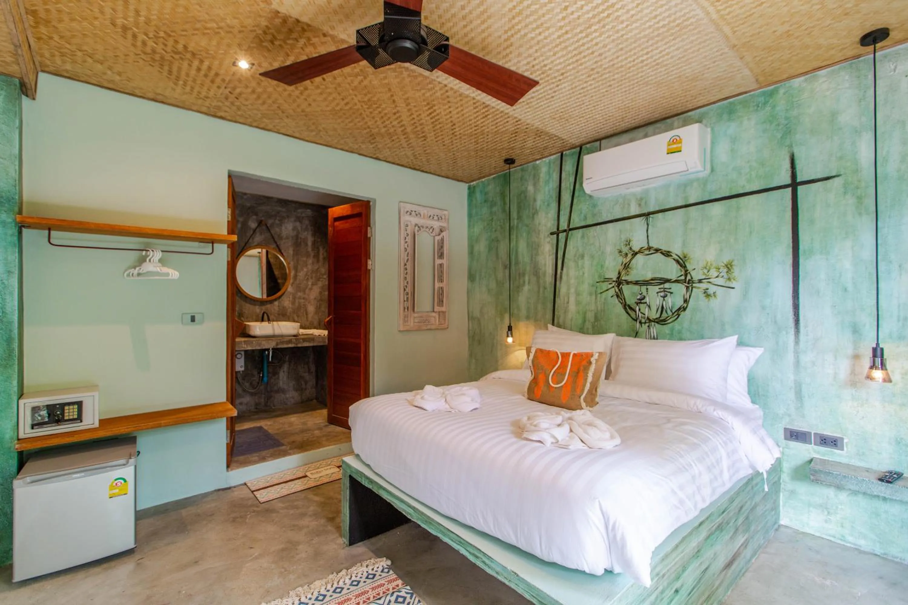 Bed in Dreamcatcher Boutique Hotel