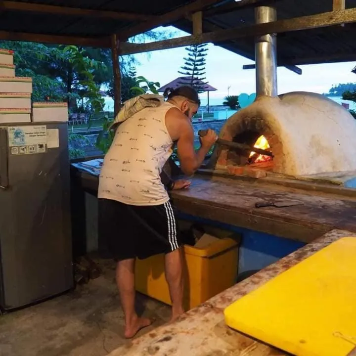 BBQ facilities in Salty Dog Hostel