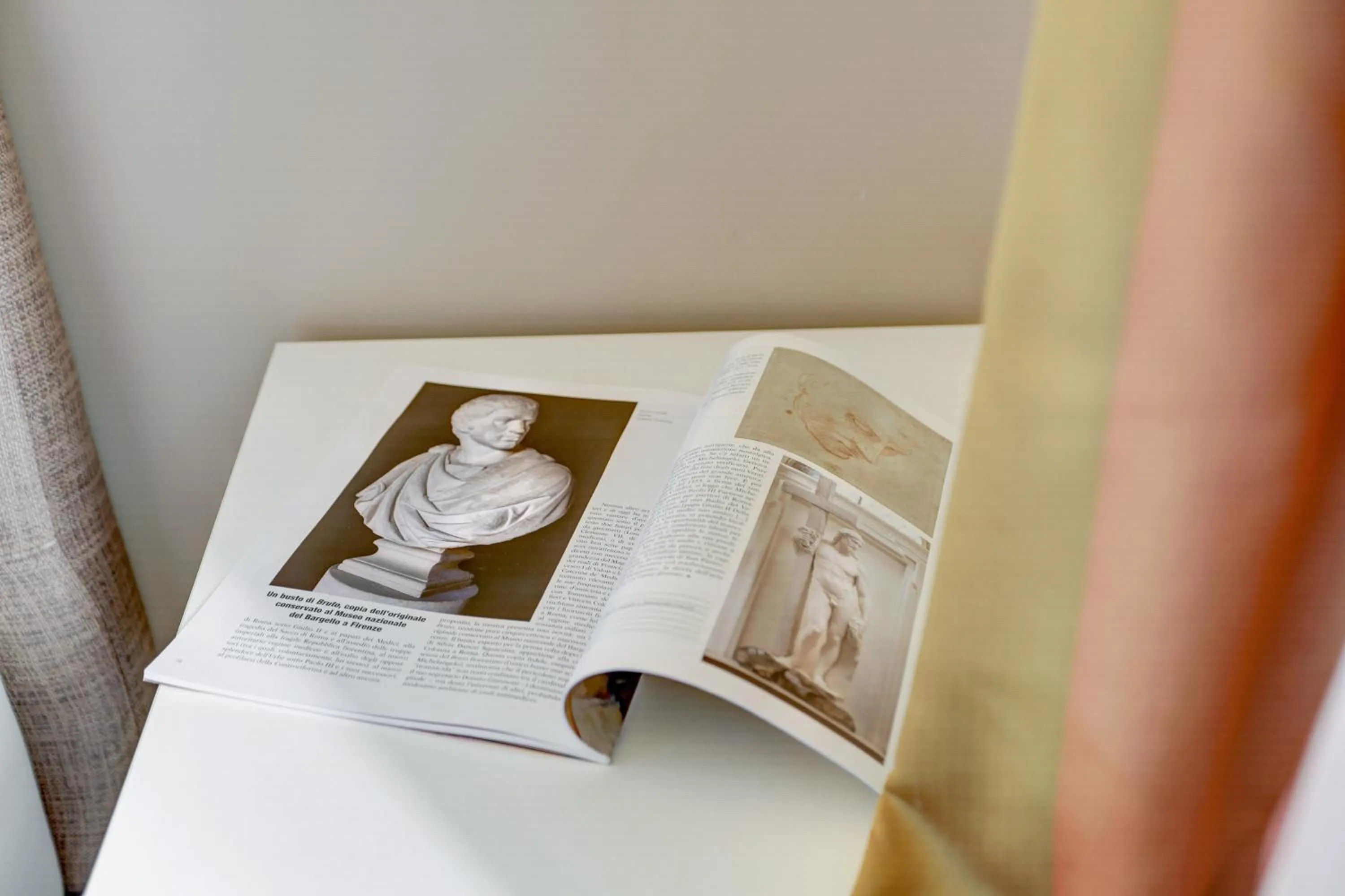 Decorative detail in Colosseo Gardens - My Extra Home