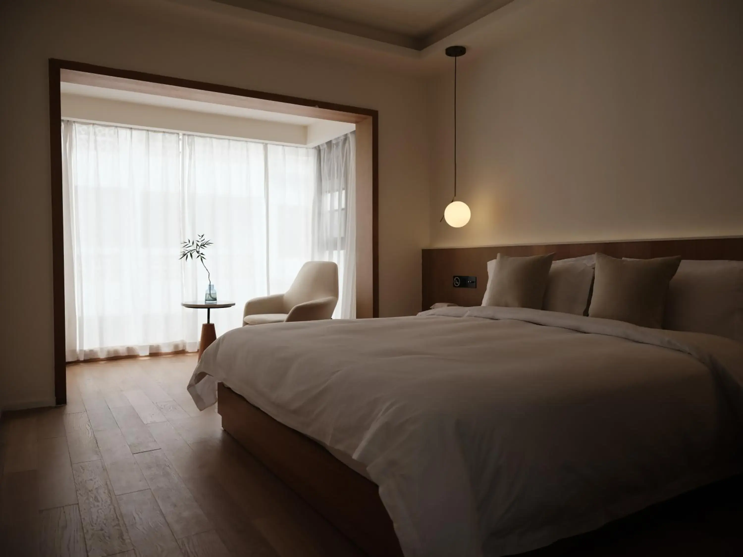 Deluxe Double Room with Shower in Guilin Bonjour Boutique Hotel- Free pick up service over 3 nights Deluxe Double Room with Shower in Guilin Bonjour Boutique Hotel- Free pick up service over 3 nights