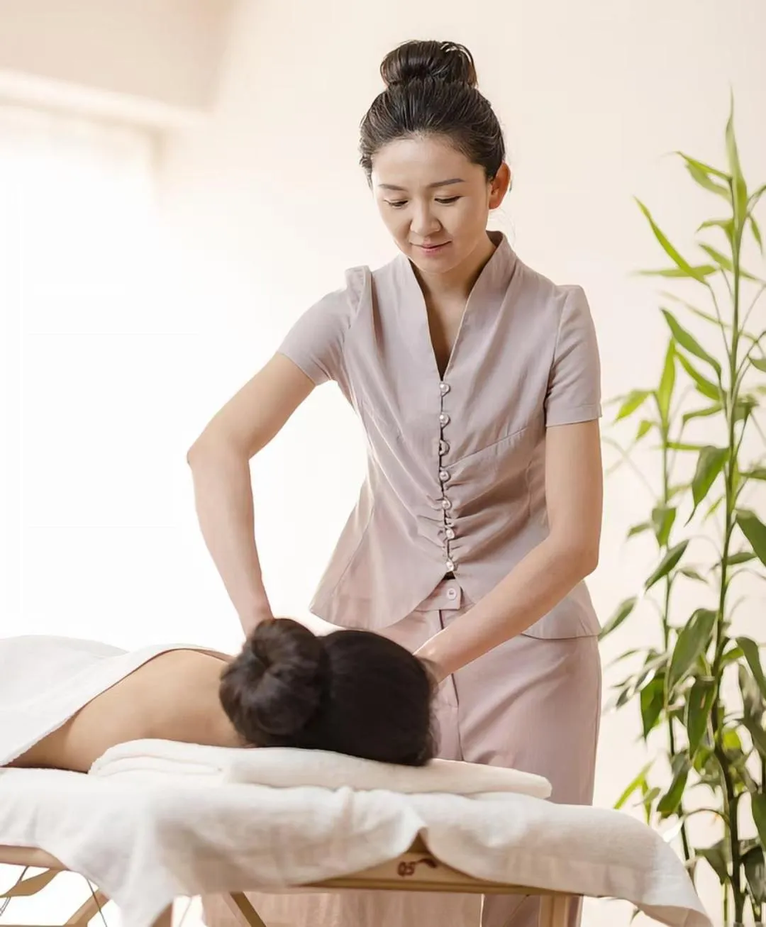 Massage in Guilin Bonjour Boutique Hotel- Free pick up service over 3 nights