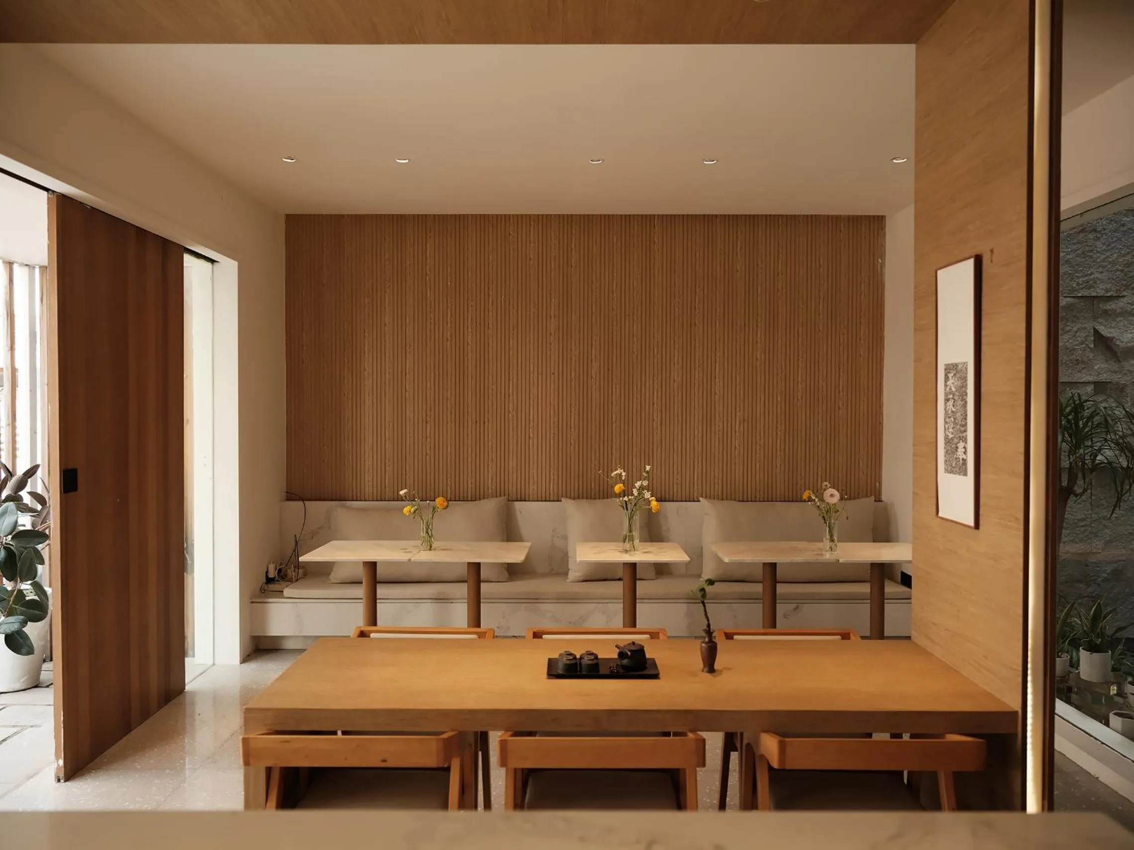 Dining area in Guilin Bonjour Boutique Hotel- Free pick up service over 3 nights