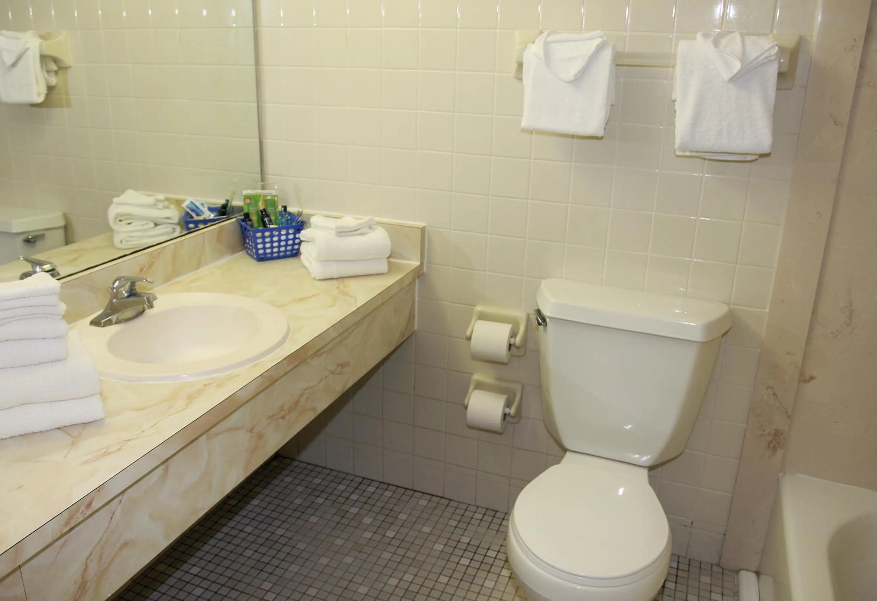 Bathroom in Makai Beach Lodge - NOT TAKING RESERVATIONS DUE TO HURRICANE DAMAGE Until Mid DEC