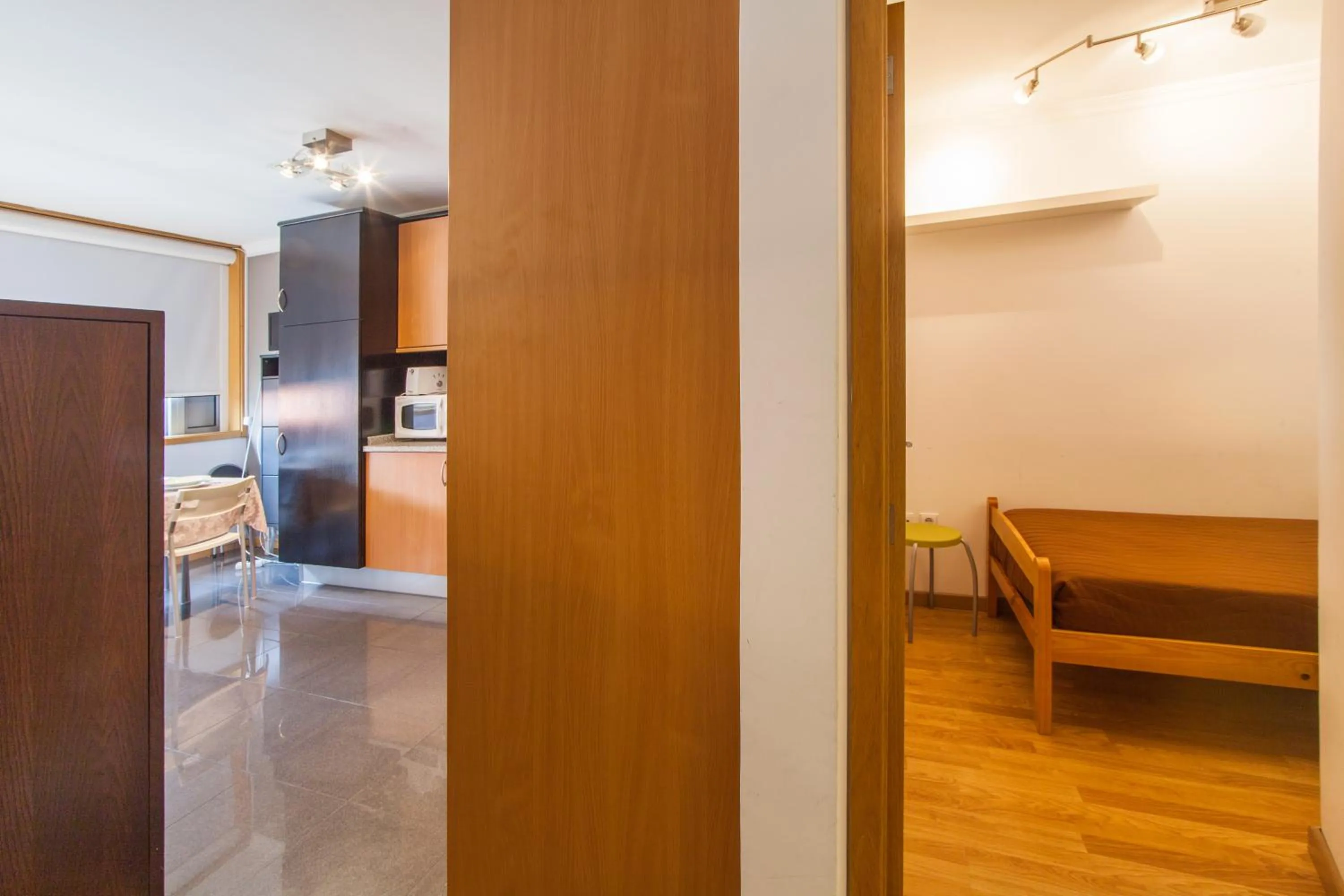 Kitchen or kitchenette, Bed in Studios Porto Solar