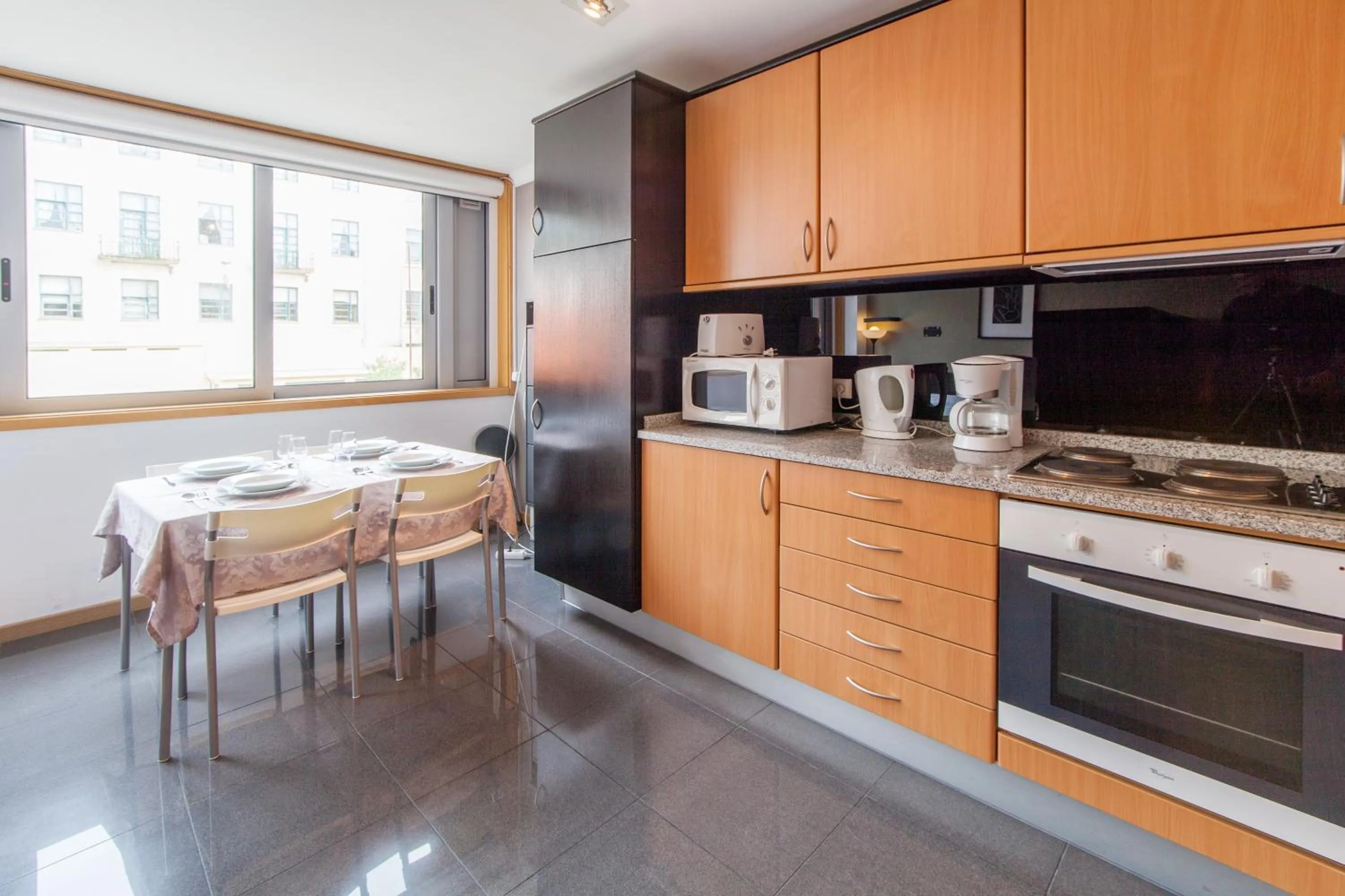 Coffee/tea facilities in Studios Porto Solar