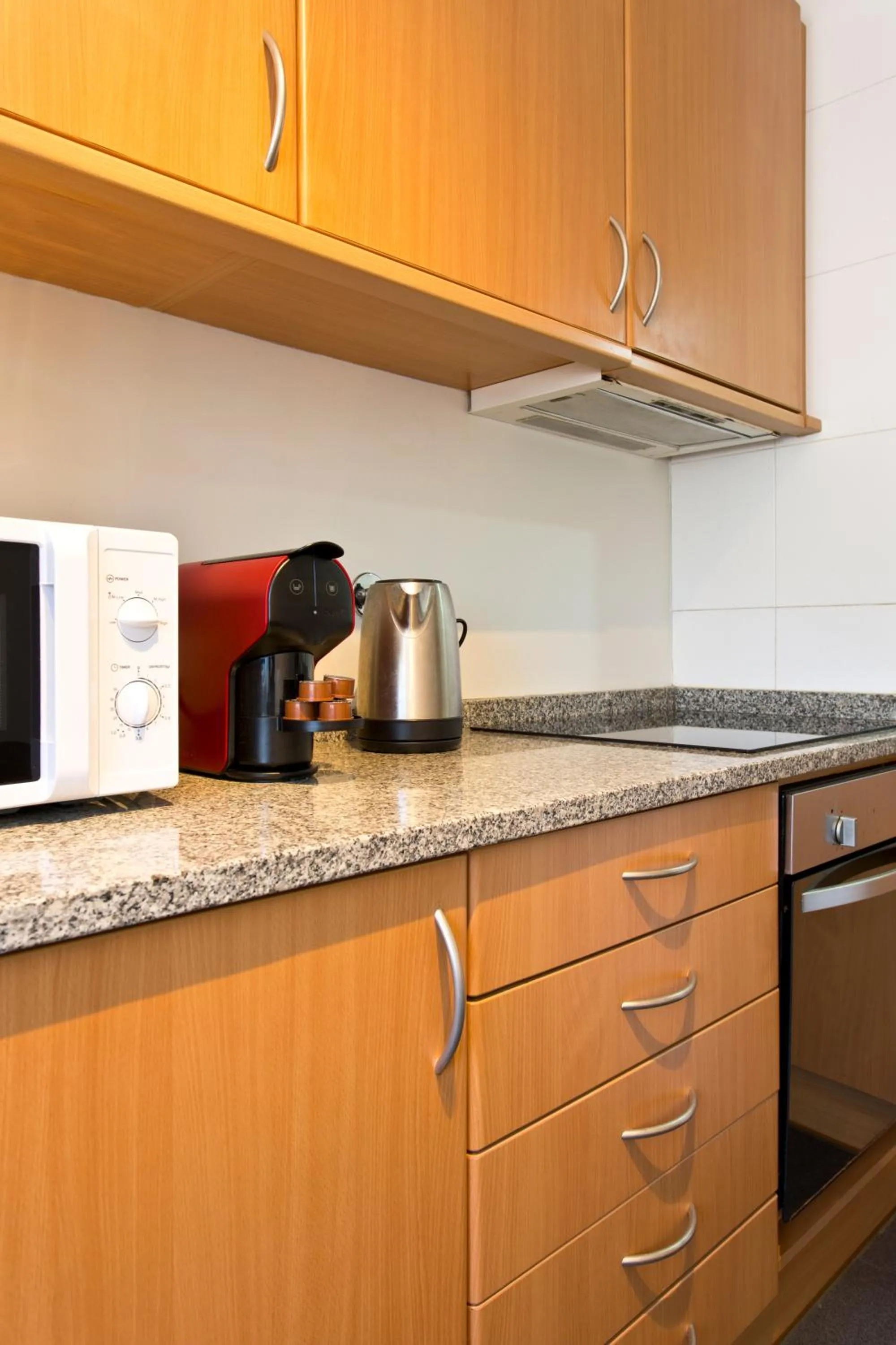 Coffee/tea facilities in Studios Porto Solar