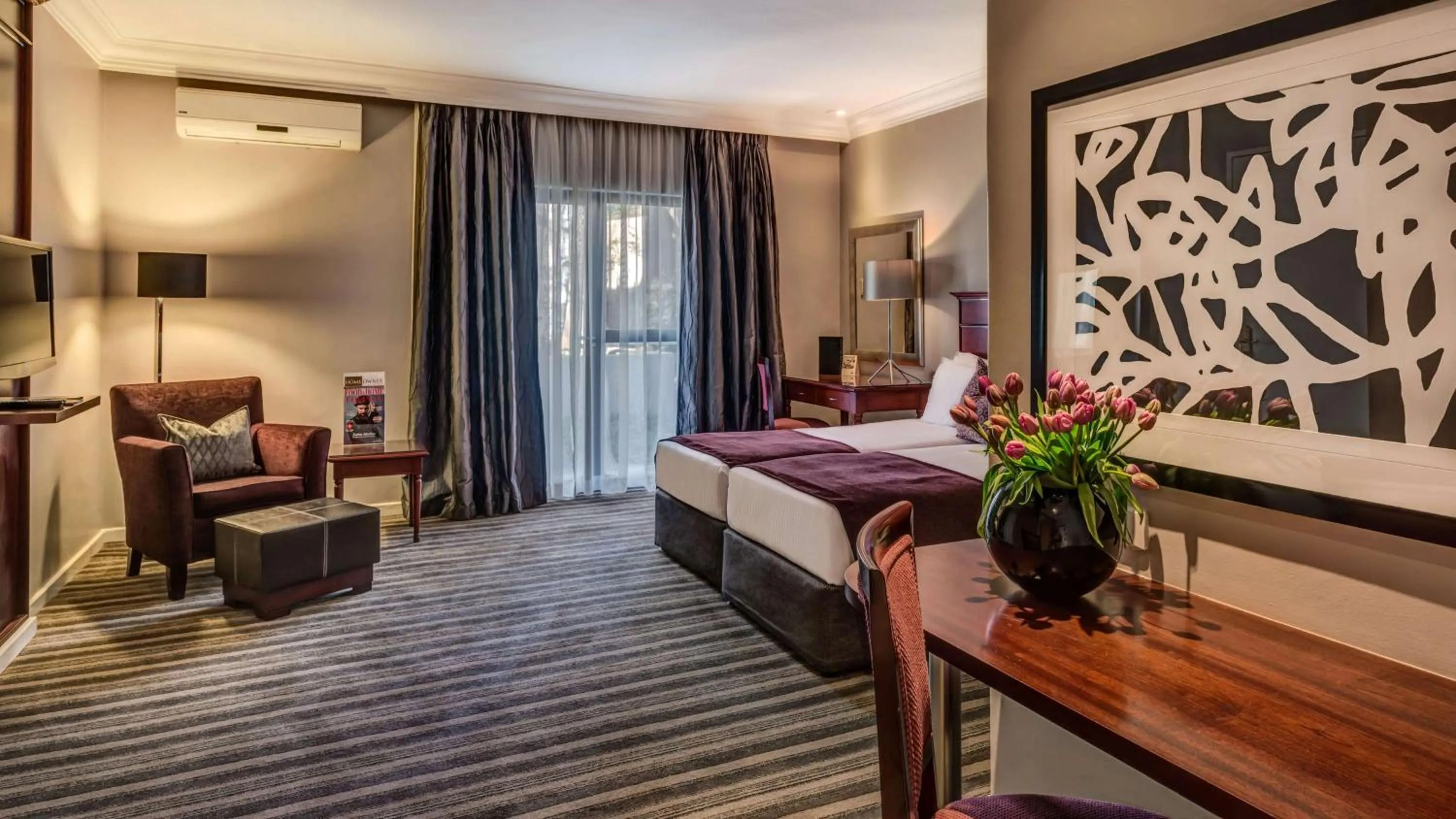 Bedroom, Bed in Southern Sun Katherine Street