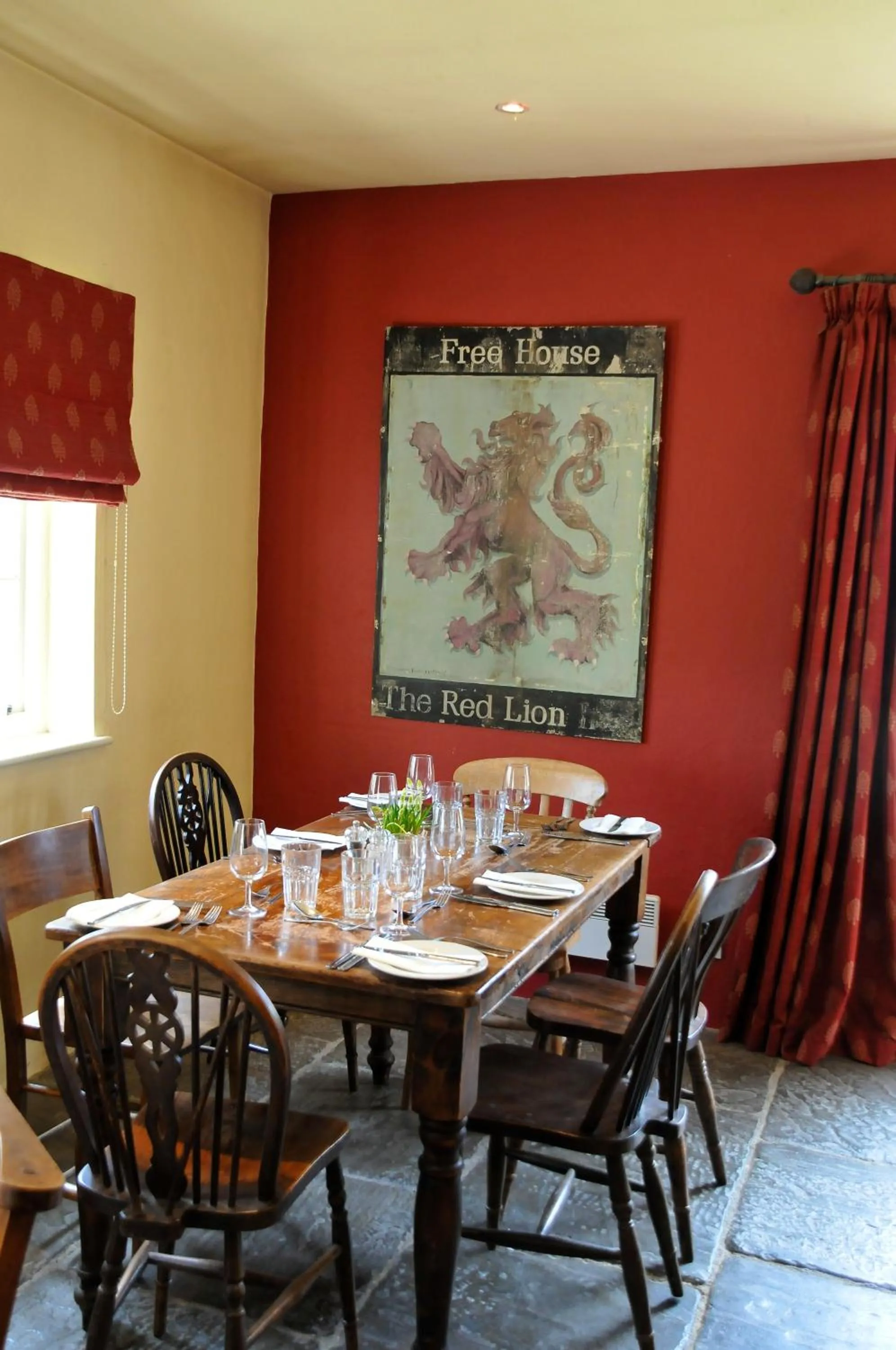 Restaurant/places to eat in The Red Lion Inn
