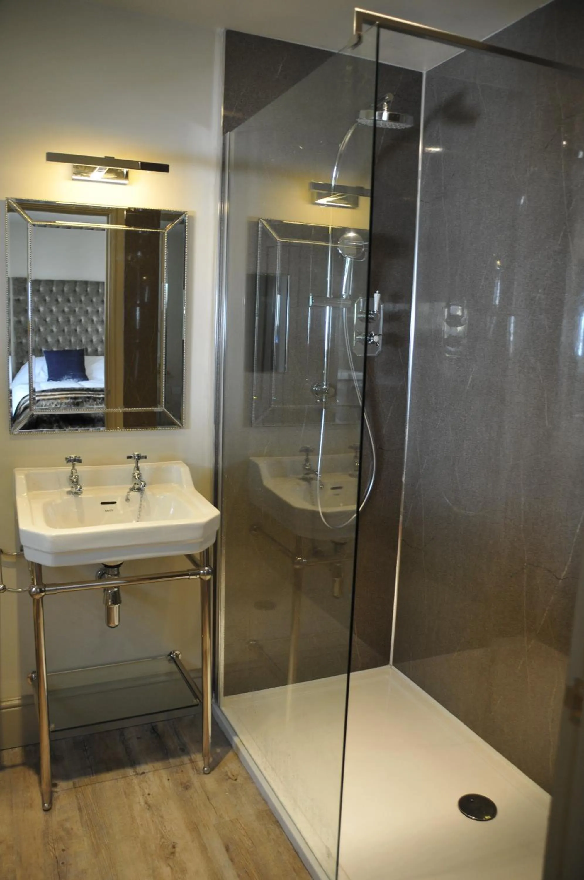 Bathroom in The Red Lion Inn