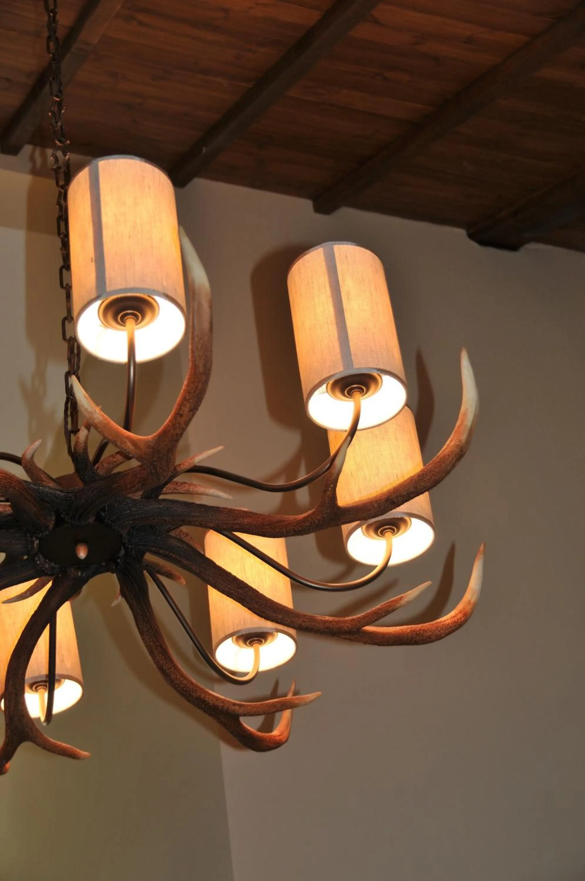 Decorative detail in The Red Lion Inn