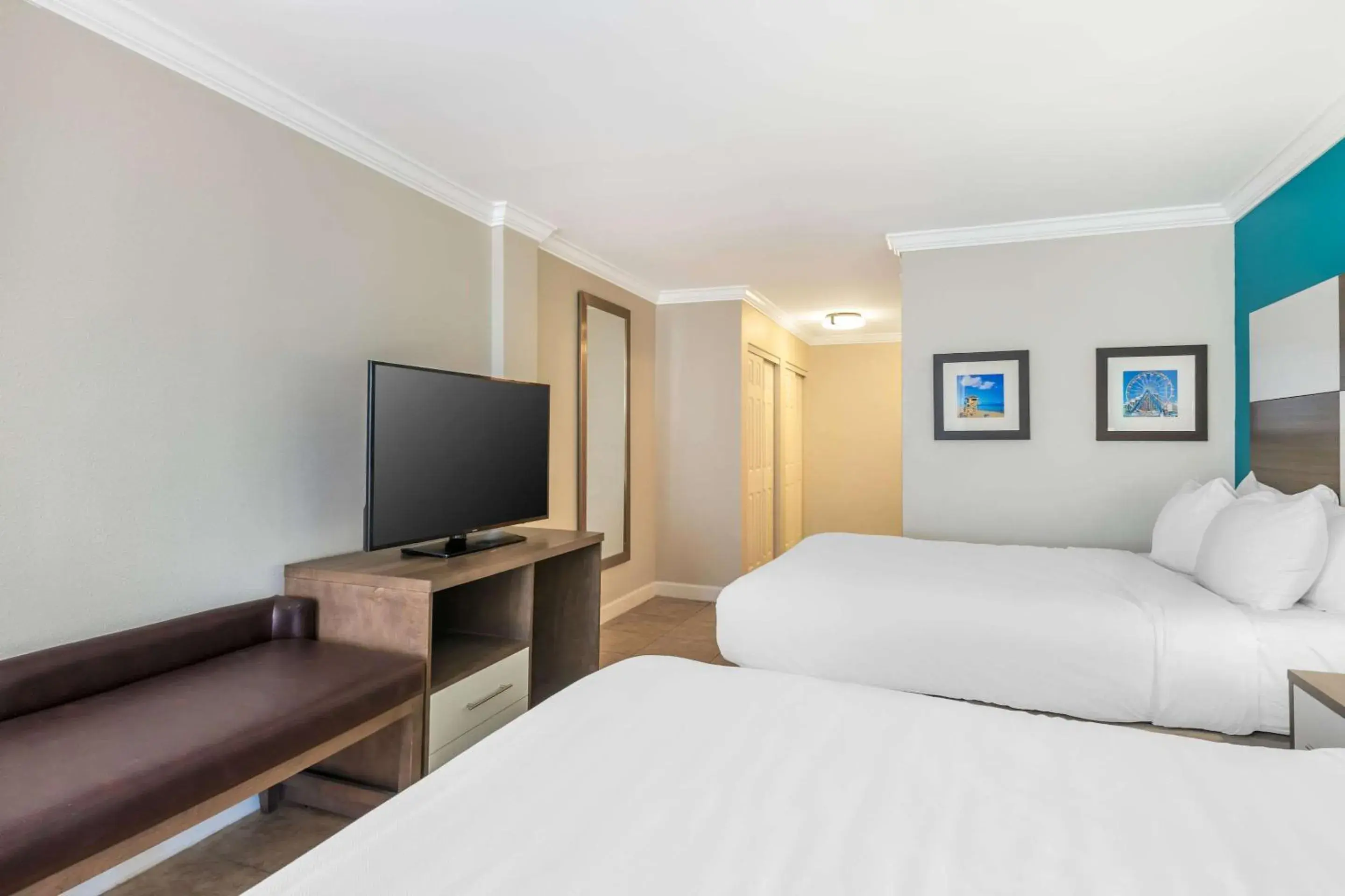 Queen Suite with Two Queen Beds and Balcony/Oceanfront - Upper Floor in Comfort Inn & Suites Daytona Beach Oceanfront Queen Suite with Two Queen Beds and Balcony/Oceanfront - Upper Floor in Comfort Inn & Suites Daytona Beach Oceanfront