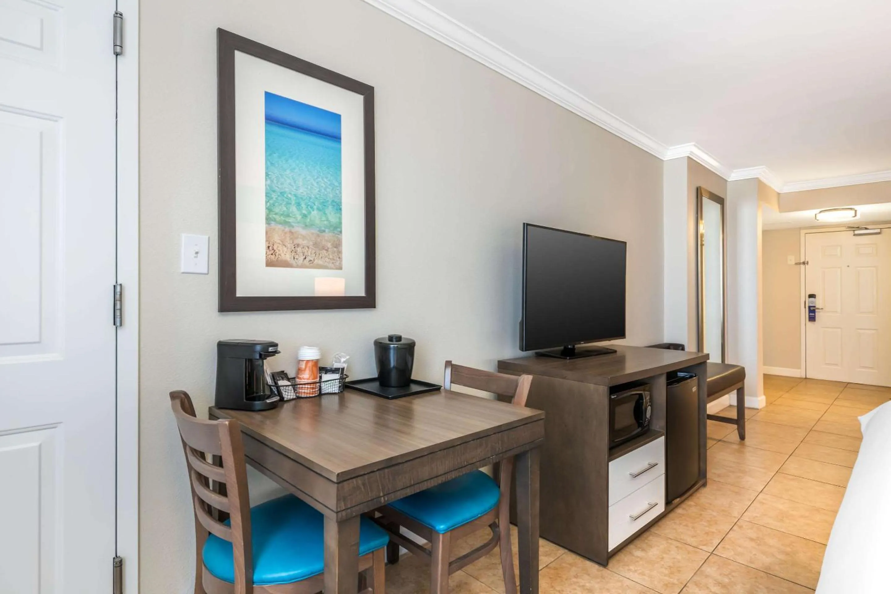 Bedroom in Comfort Inn & Suites Daytona Beach Oceanfront