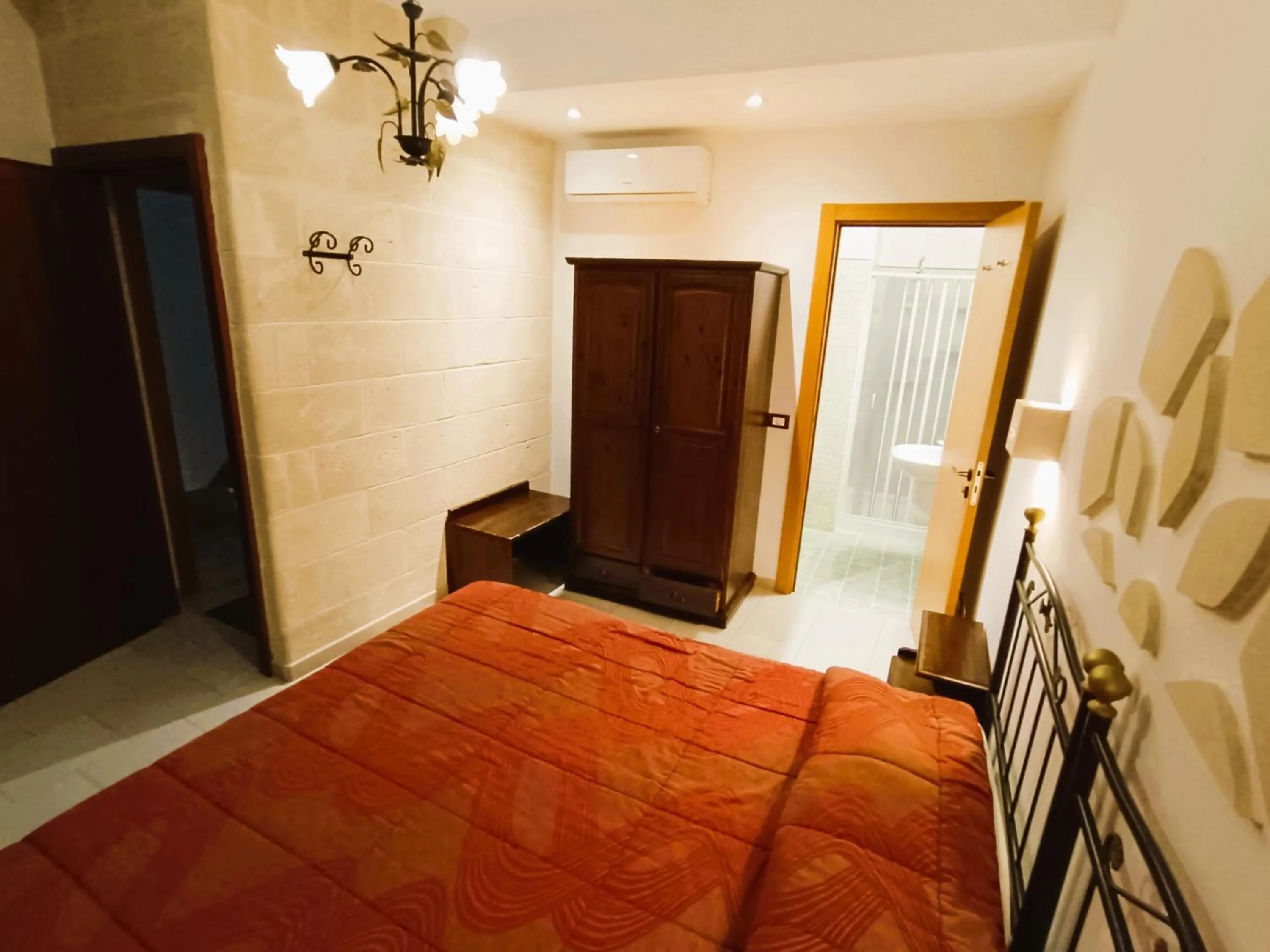 Photo of the whole room, Bed in B&B Casa Cimino - Monopoli - Puglia