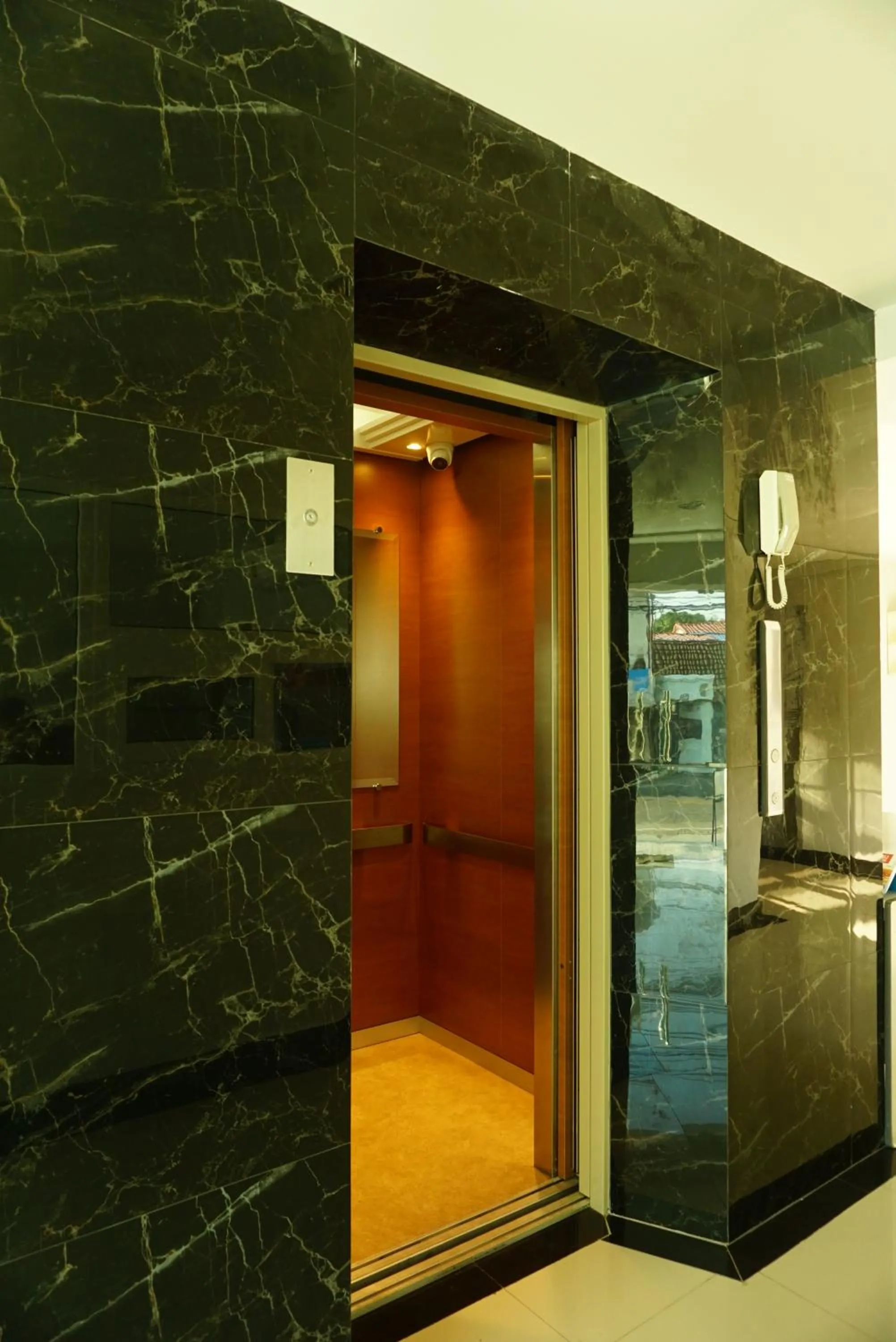 elevator in JVAPLACE