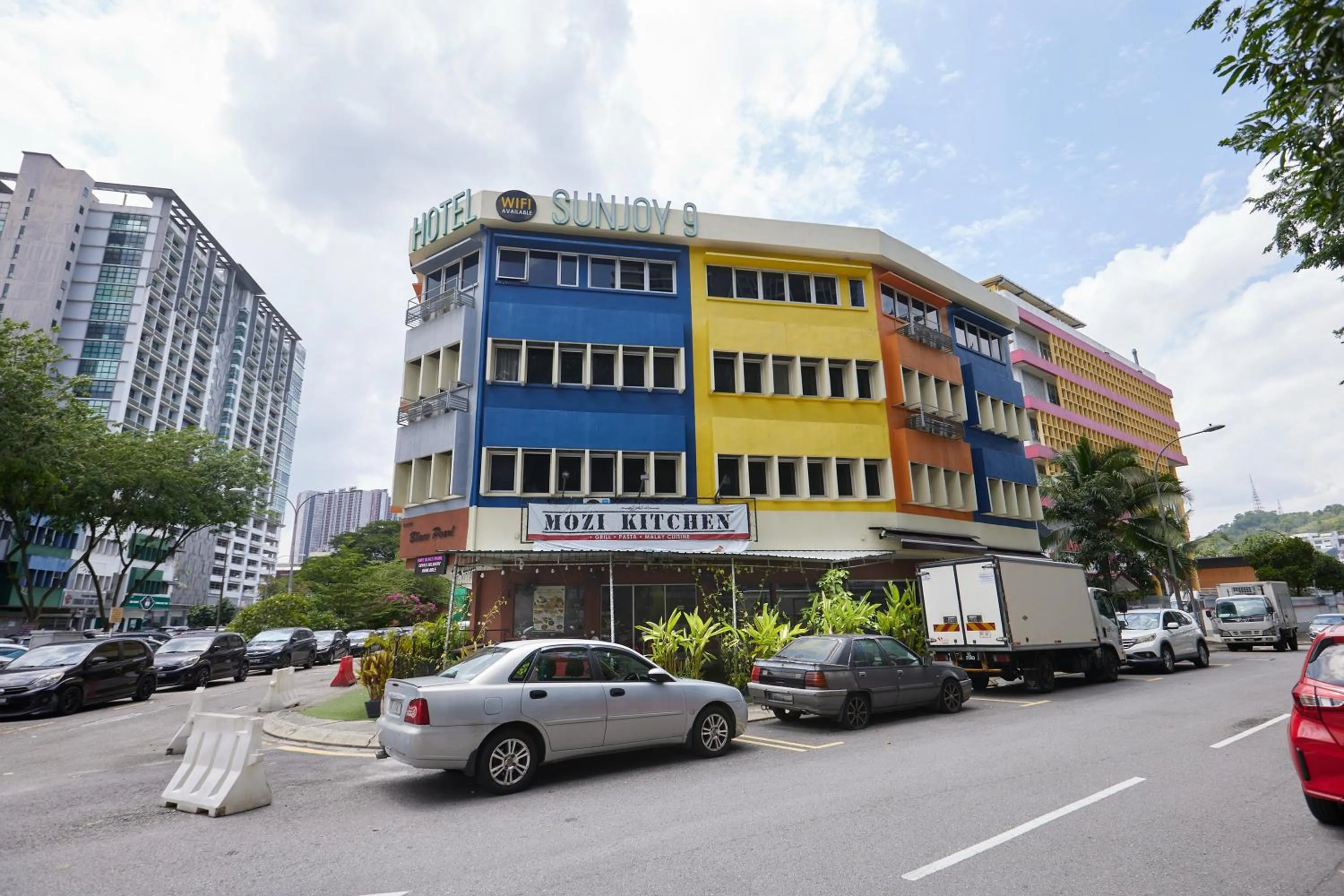 Property building in Hotel Sunjoy9 OKR