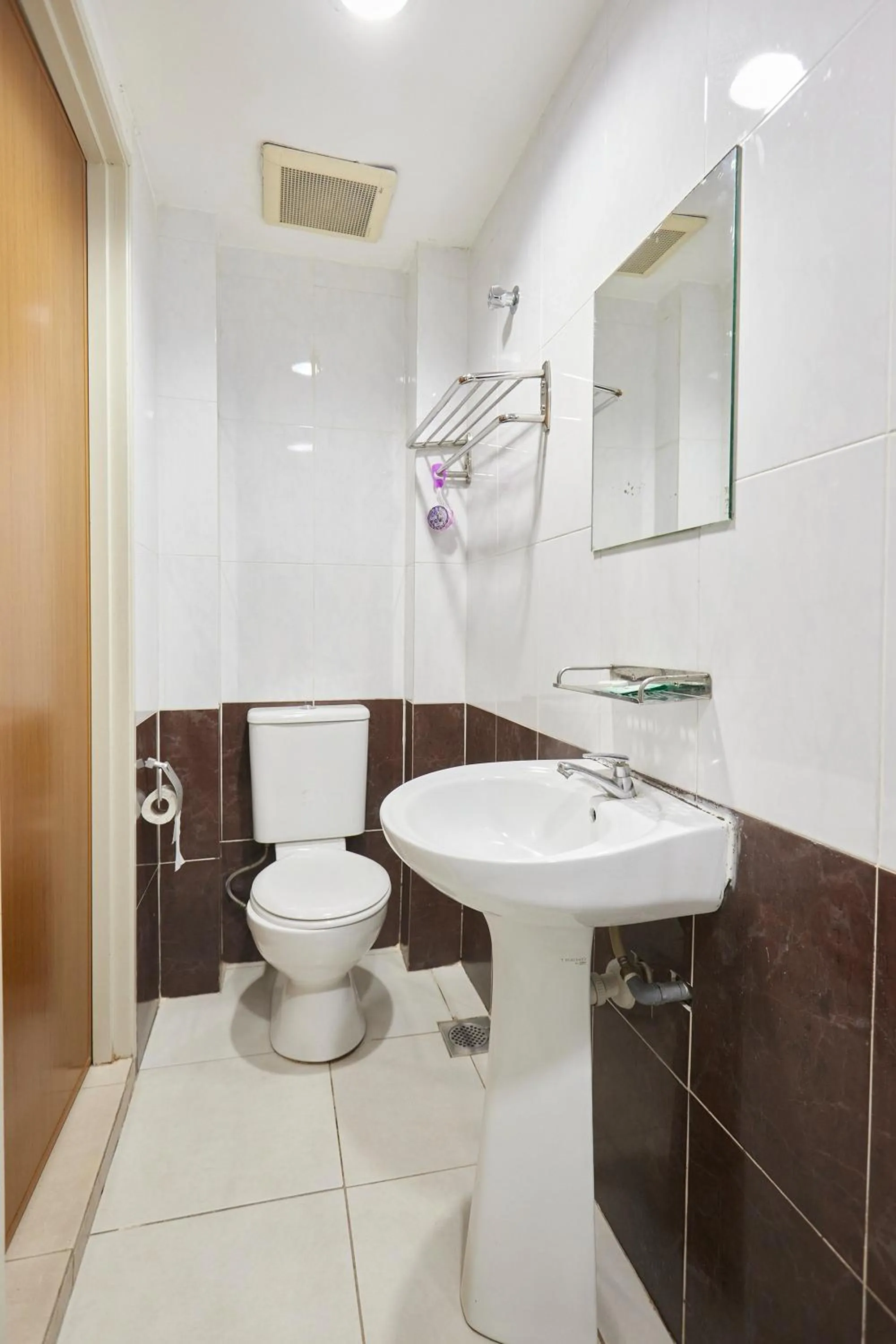 Bathroom in Hotel Sunjoy9 OKR