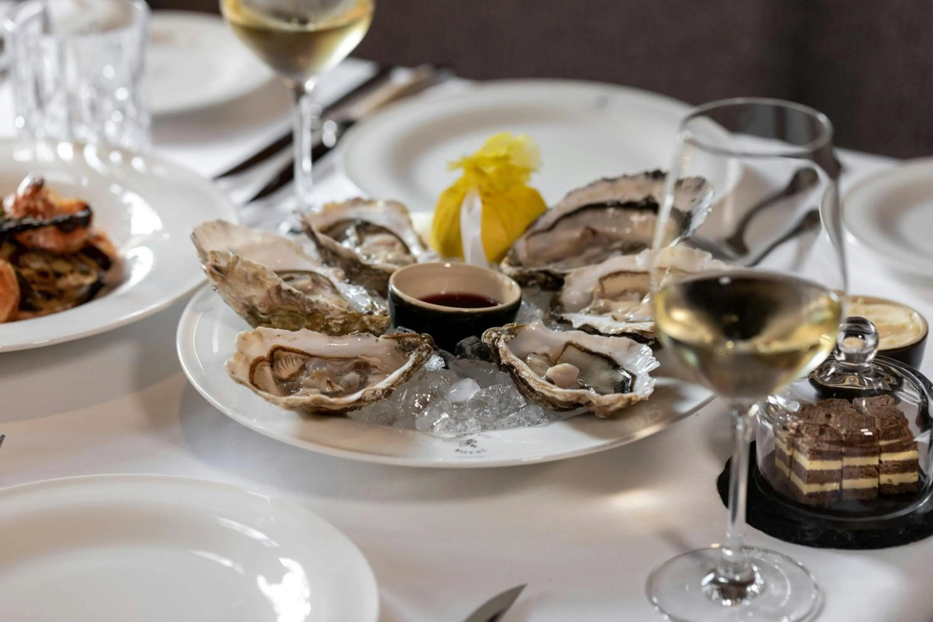 Restaurant/places to eat in LUME Boutique Hotel, Autograph Collection