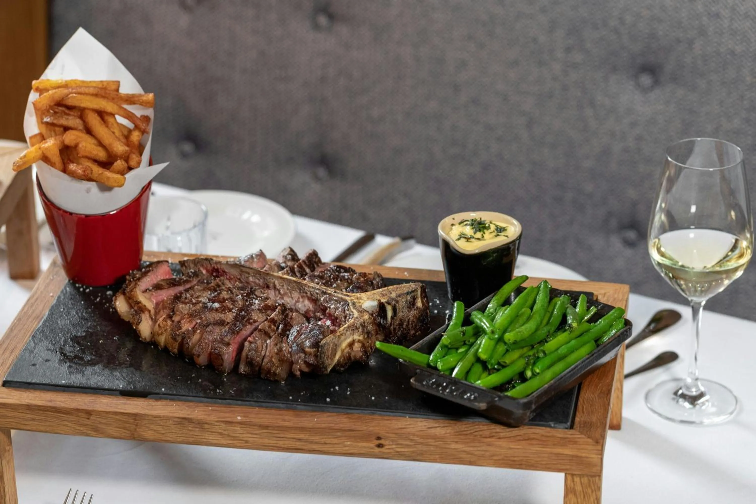 Restaurant/places to eat in LUME Boutique Hotel, Autograph Collection